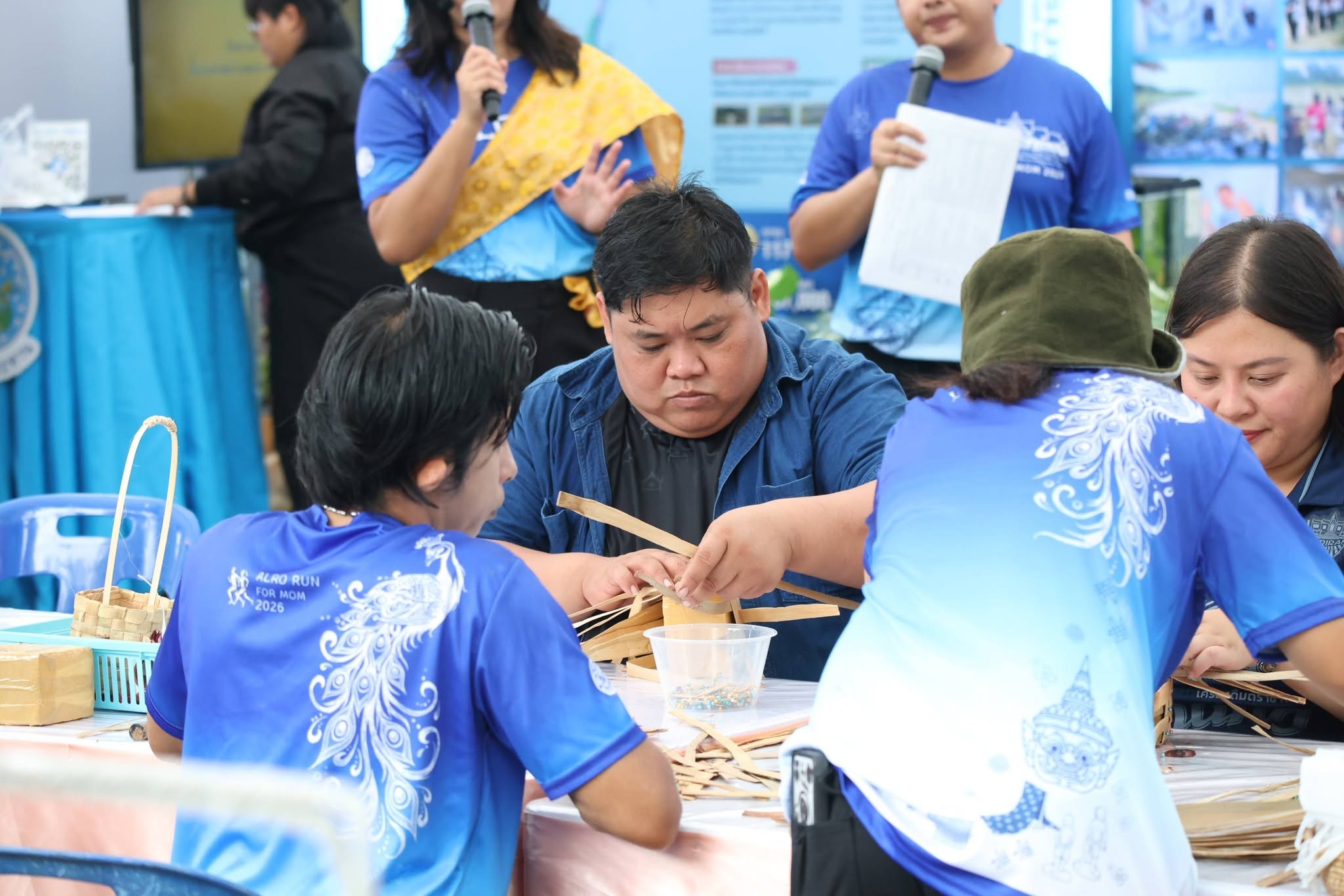 title - คึกคักรับวันที่สอง สพท. ส่งทีมร่วมสร้างสีสันงาน “สืบสานพระราชปณิธานฯ” ชวนช้อป-ชิม-เวิร์กช็อปถึงวันพรุ่งนี้
