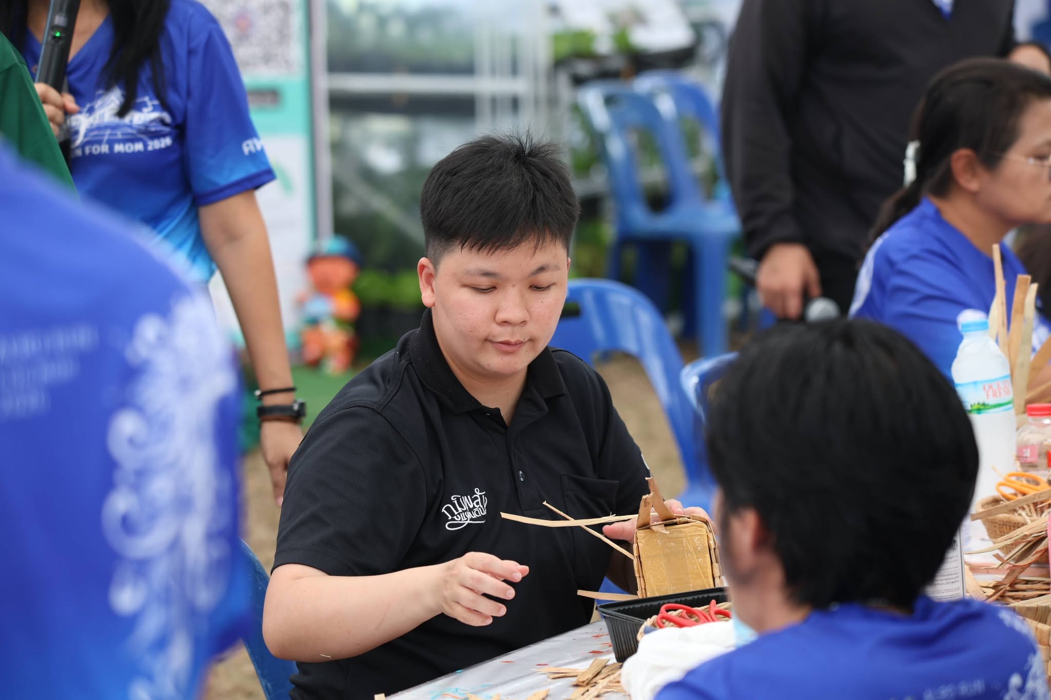 title - คึกคักรับวันที่สอง สพท. ส่งทีมร่วมสร้างสีสันงาน “สืบสานพระราชปณิธานฯ” ชวนช้อป-ชิม-เวิร์กช็อปถึงวันพรุ่งนี้