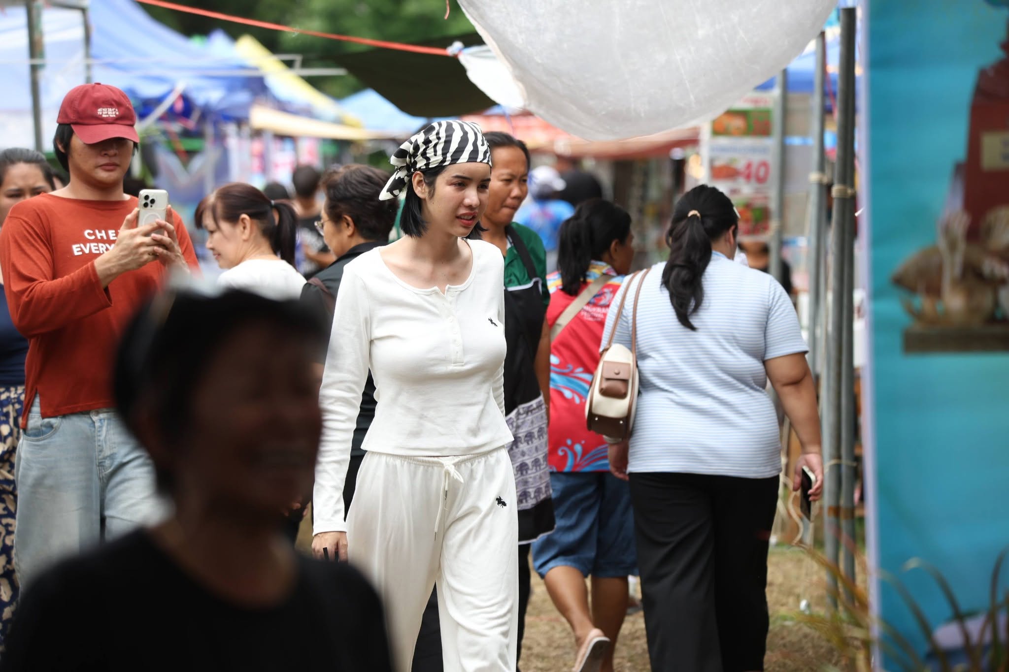 title - คึกคักรับวันที่สอง สพท. ส่งทีมร่วมสร้างสีสันงาน “สืบสานพระราชปณิธานฯ” ชวนช้อป-ชิม-เวิร์กช็อปถึงวันพรุ่งนี้