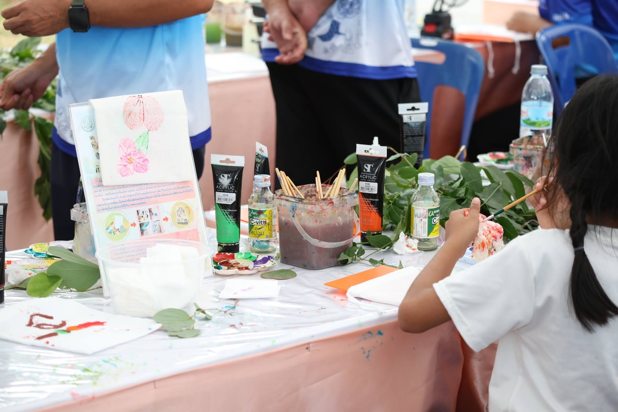 title - คึกคักรับวันที่สอง สพท. ส่งทีมร่วมสร้างสีสันงาน “สืบสานพระราชปณิธานฯ” ชวนช้อป-ชิม-เวิร์กช็อปถึงวันพรุ่งนี้