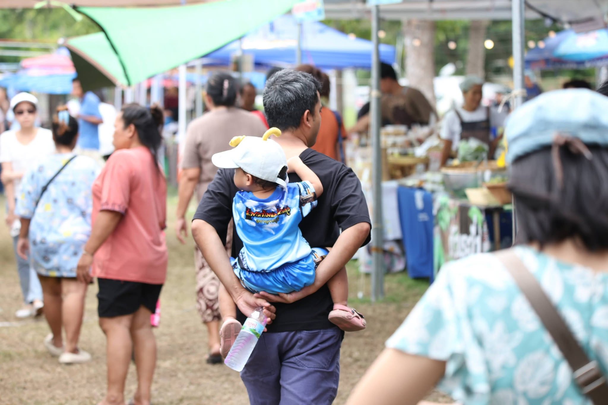 title - คึกคักรับวันที่สอง สพท. ส่งทีมร่วมสร้างสีสันงาน “สืบสานพระราชปณิธานฯ” ชวนช้อป-ชิม-เวิร์กช็อปถึงวันพรุ่งนี้