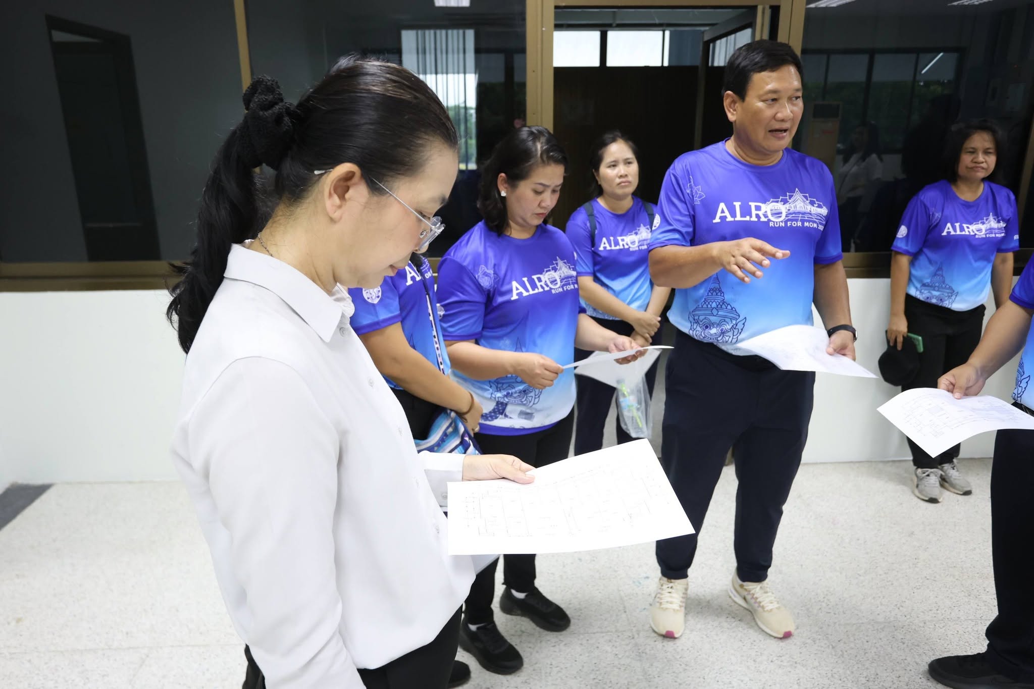 title - สพท. ยกทีมสำรวจที่ตั้งสำนักงานชั่วคราวบางไทร จัดสรรพื้นที่ทำงานเตรียมพร้อมขนย้าย