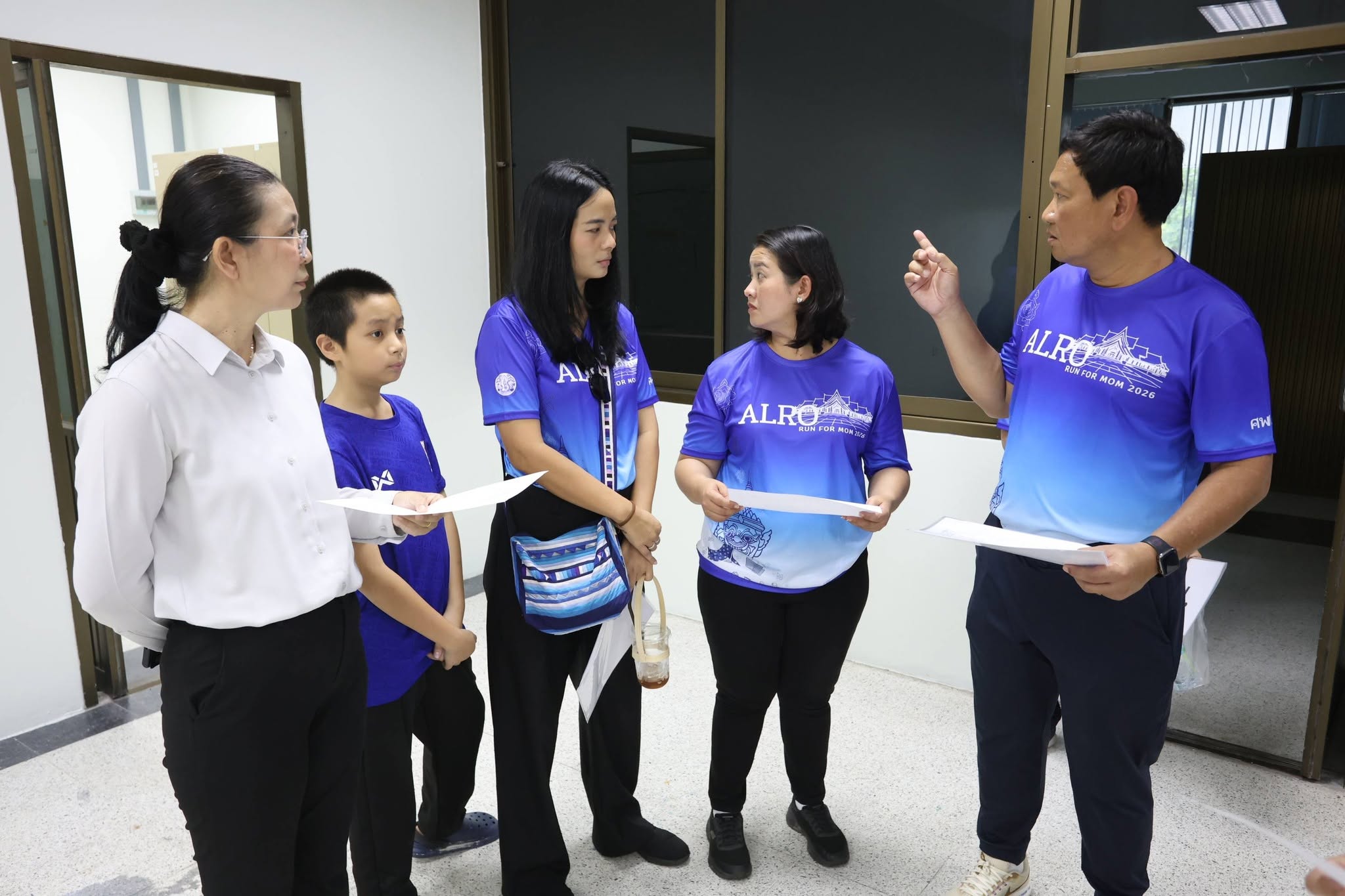 title - สพท. ยกทีมสำรวจที่ตั้งสำนักงานชั่วคราวบางไทร จัดสรรพื้นที่ทำงานเตรียมพร้อมขนย้าย