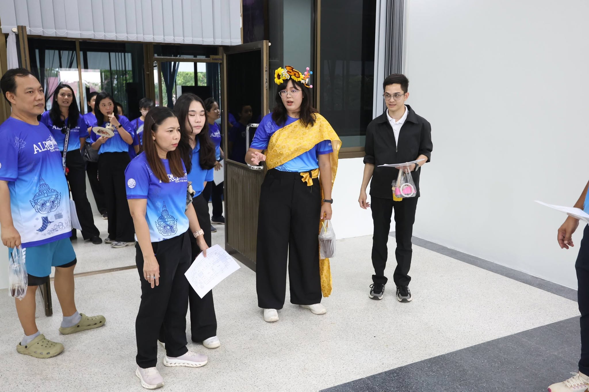title - สพท. ยกทีมสำรวจที่ตั้งสำนักงานชั่วคราวบางไทร จัดสรรพื้นที่ทำงานเตรียมพร้อมขนย้าย