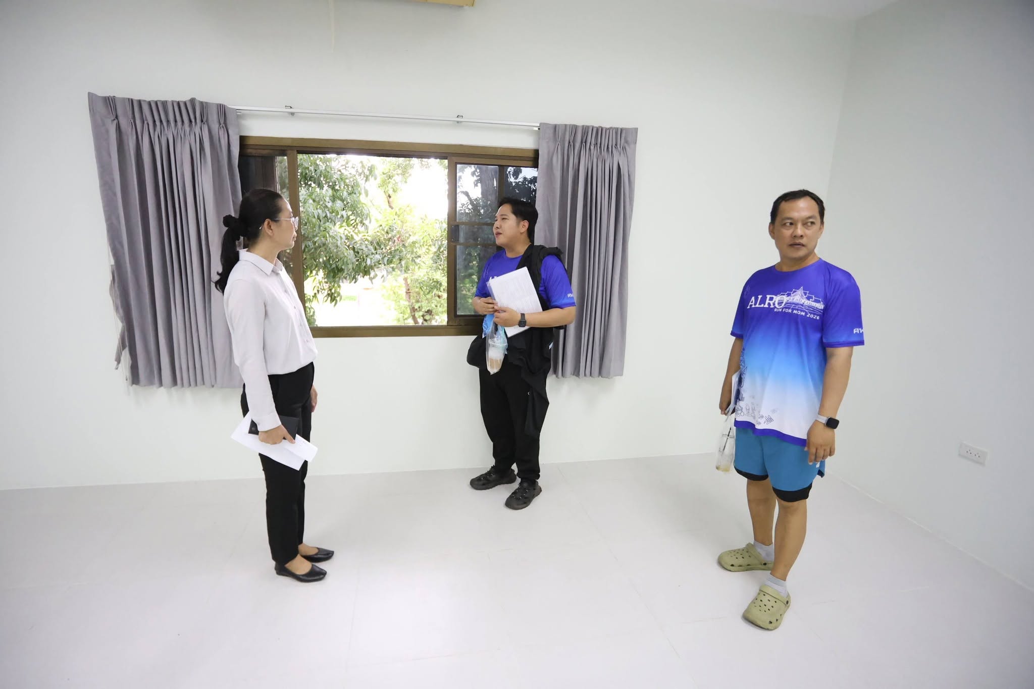 title - สพท. ยกทีมสำรวจที่ตั้งสำนักงานชั่วคราวบางไทร จัดสรรพื้นที่ทำงานเตรียมพร้อมขนย้าย