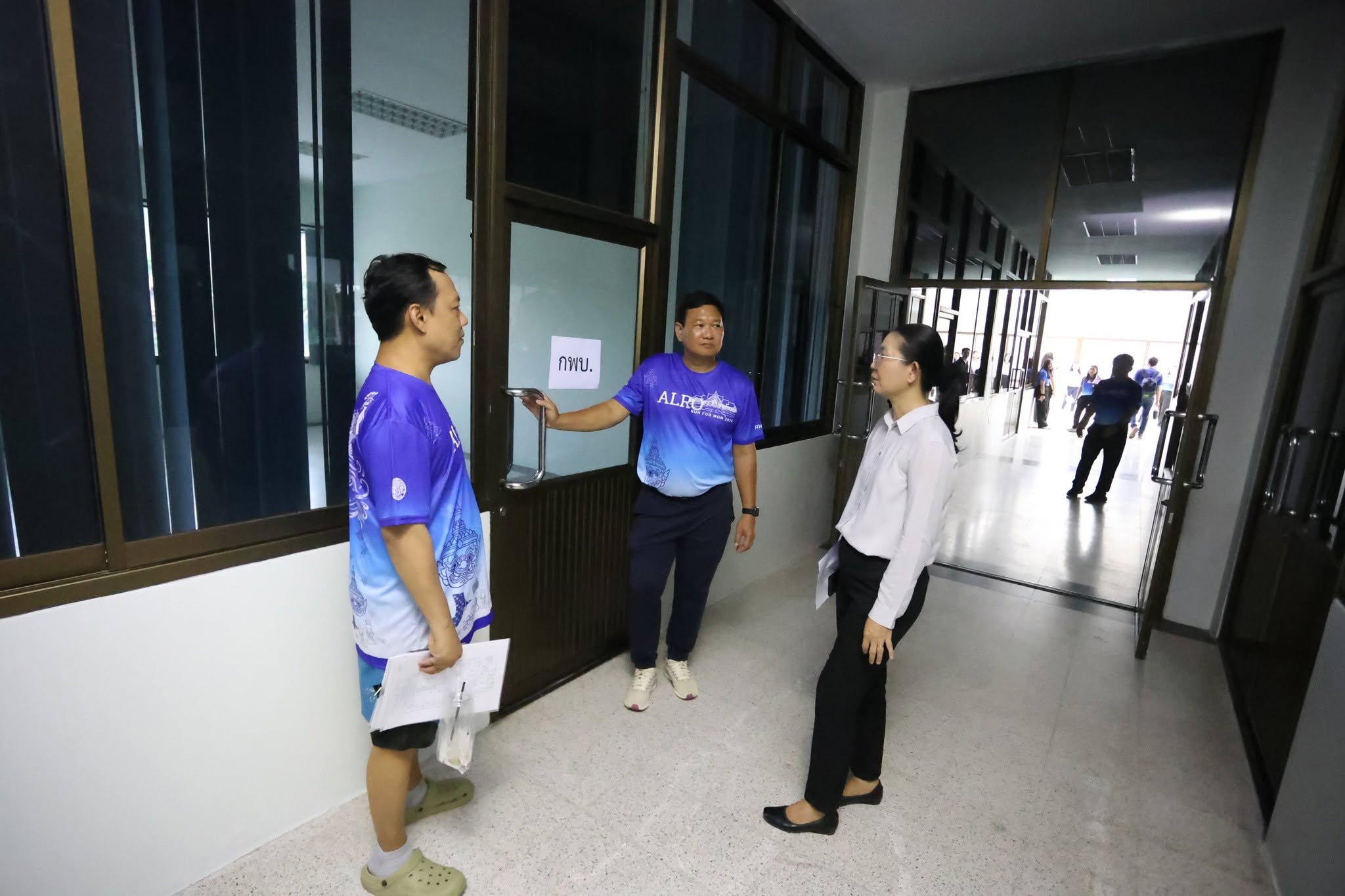 title - สพท. ยกทีมสำรวจที่ตั้งสำนักงานชั่วคราวบางไทร จัดสรรพื้นที่ทำงานเตรียมพร้อมขนย้าย