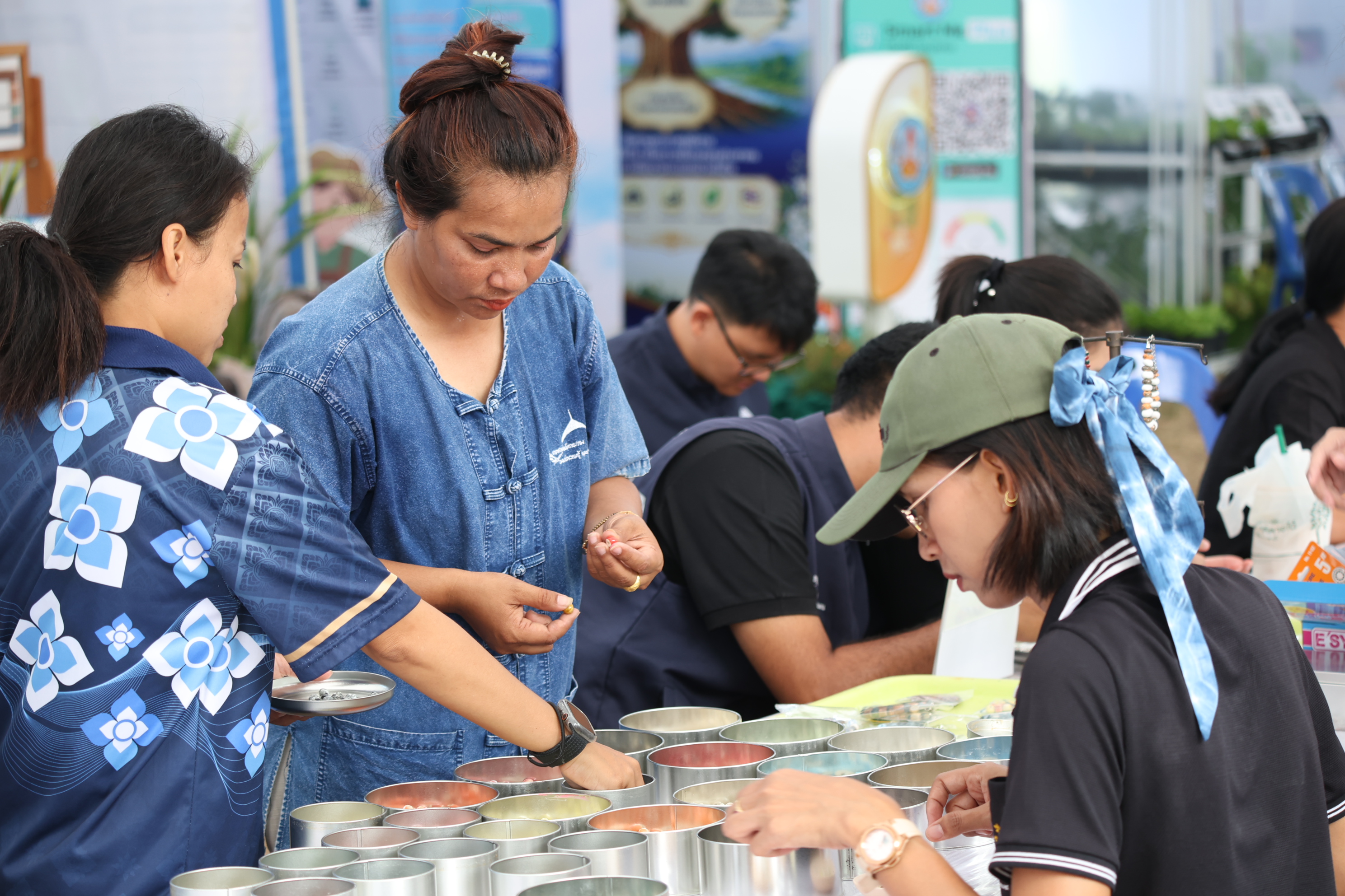 title - ส.ป.ก. ส่งท้าย “ตลาดเกษตรศิลป์ แผ่นดินทอง” วันสุดท้าย ต่อยอดโอกาสและรายได้สู่เกษตรกรในเขตปฏิรูปที่ดิน