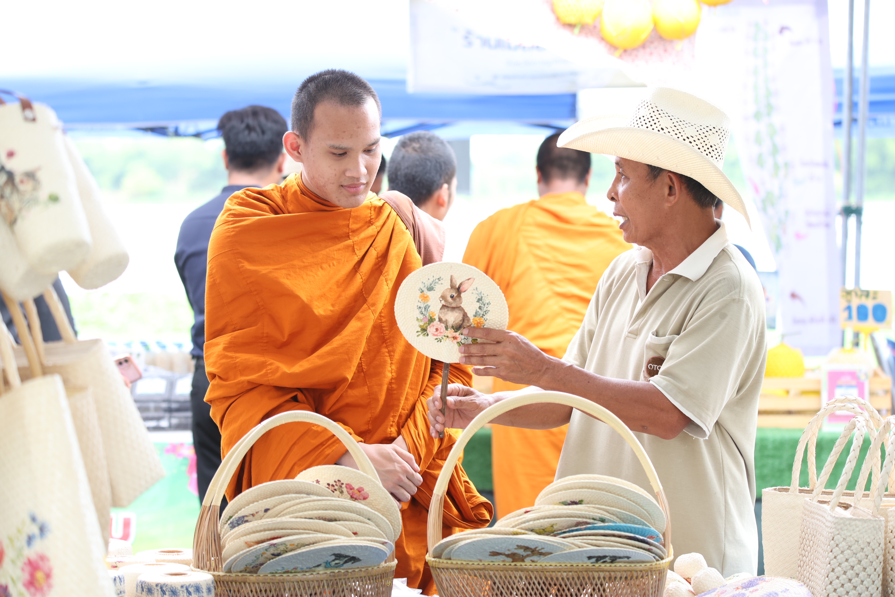 title - ส.ป.ก. ส่งท้าย “ตลาดเกษตรศิลป์ แผ่นดินทอง” วันสุดท้าย ต่อยอดโอกาสและรายได้สู่เกษตรกรในเขตปฏิรูปที่ดิน