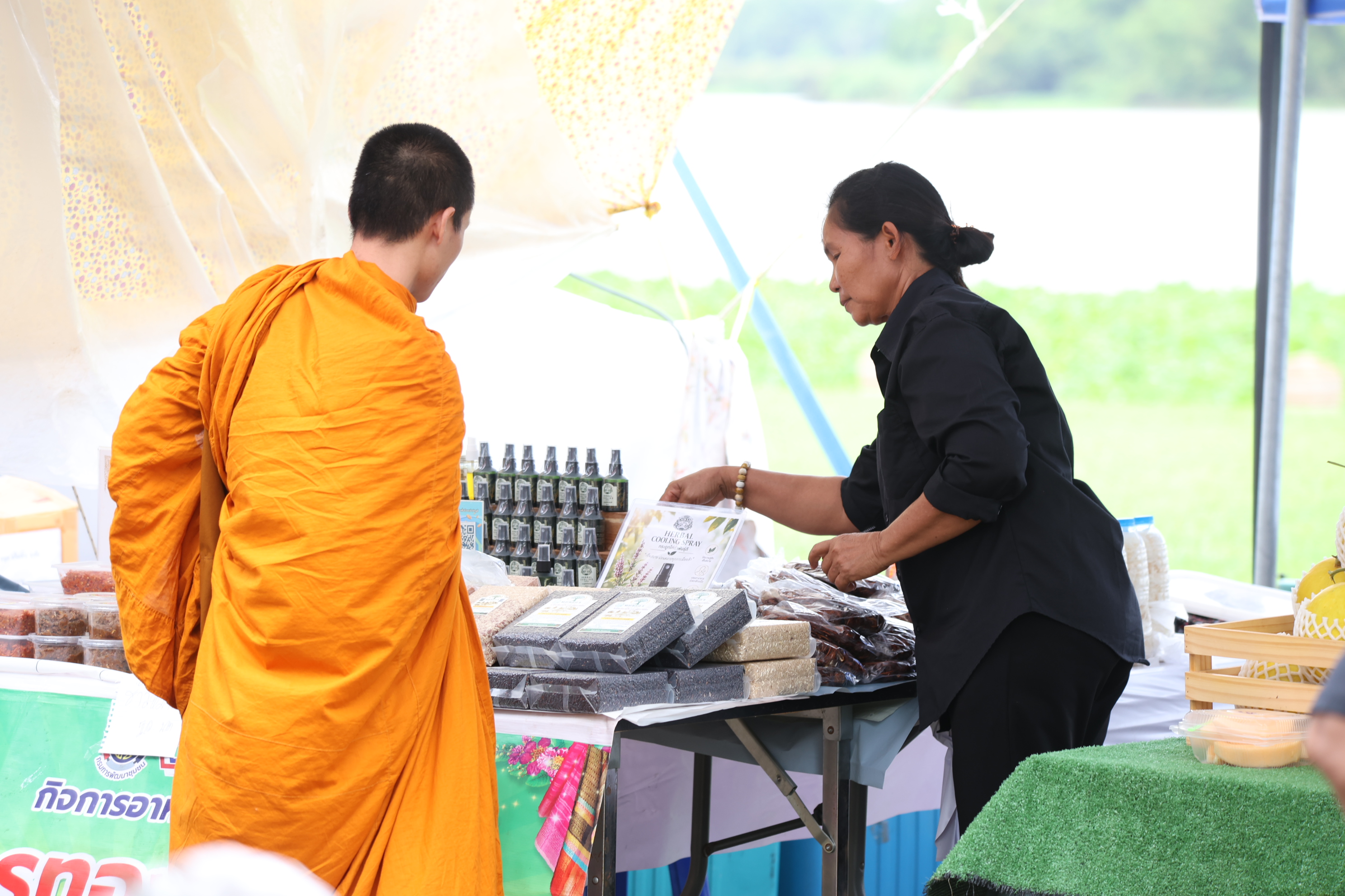 title - ส.ป.ก. ส่งท้าย “ตลาดเกษตรศิลป์ แผ่นดินทอง” วันสุดท้าย ต่อยอดโอกาสและรายได้สู่เกษตรกรในเขตปฏิรูปที่ดิน