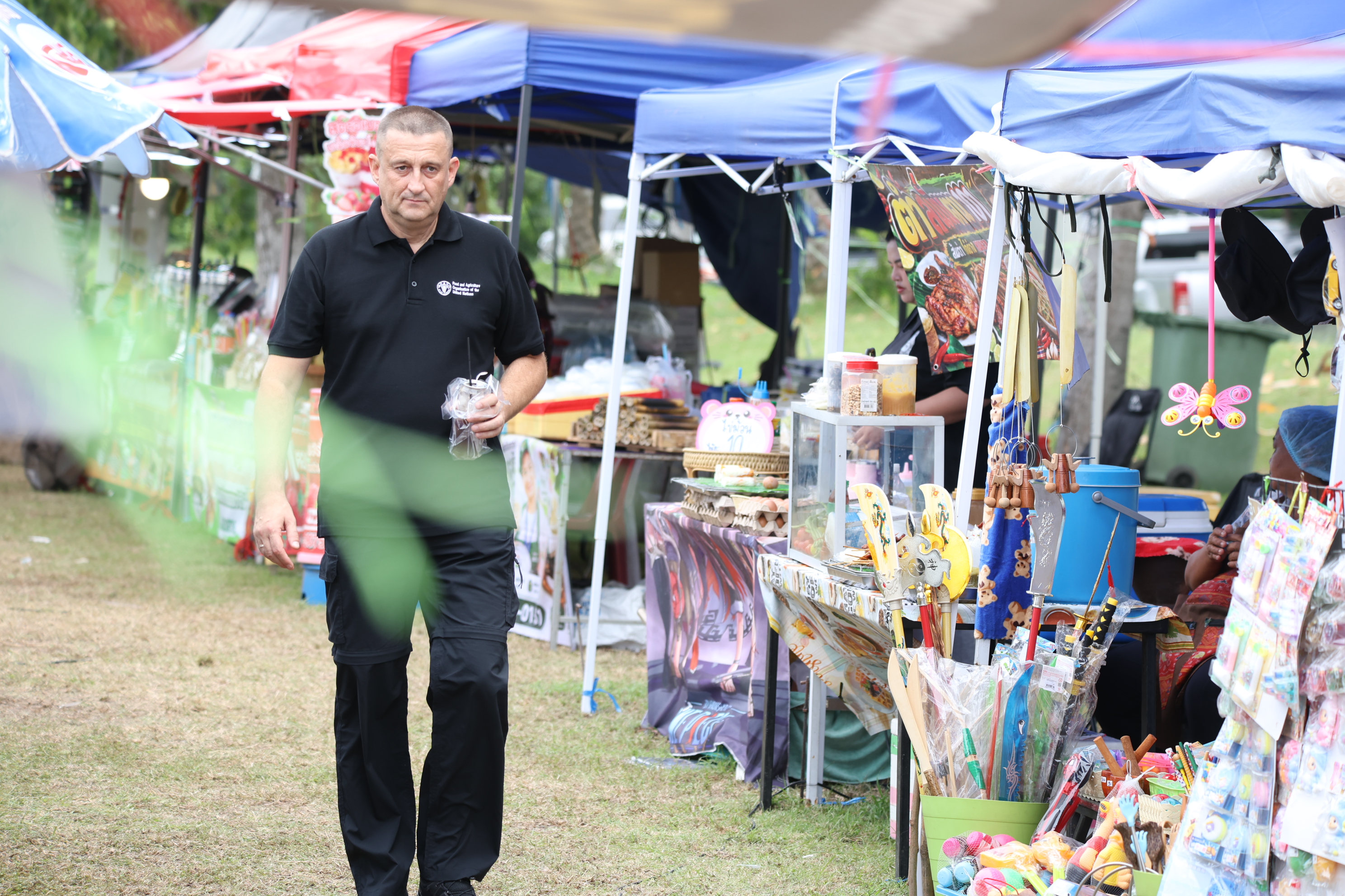 title - ส.ป.ก. ส่งท้าย “ตลาดเกษตรศิลป์ แผ่นดินทอง” วันสุดท้าย ต่อยอดโอกาสและรายได้สู่เกษตรกรในเขตปฏิรูปที่ดิน