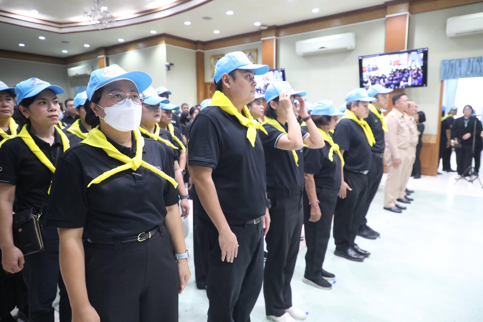 title - สพท. ร่วมกิจกรรม “ประดิษฐ์ดอกไม้ถวายความอาลัย” เนื่องในวันคล้ายวันพระราชสมภพ สมเด็จพระนางเจ้าสิริกิติ์ พระบรมราชินีนาถ พระบรมราชชนนีพันปีหลวง และวันแม่แห่งชาติ