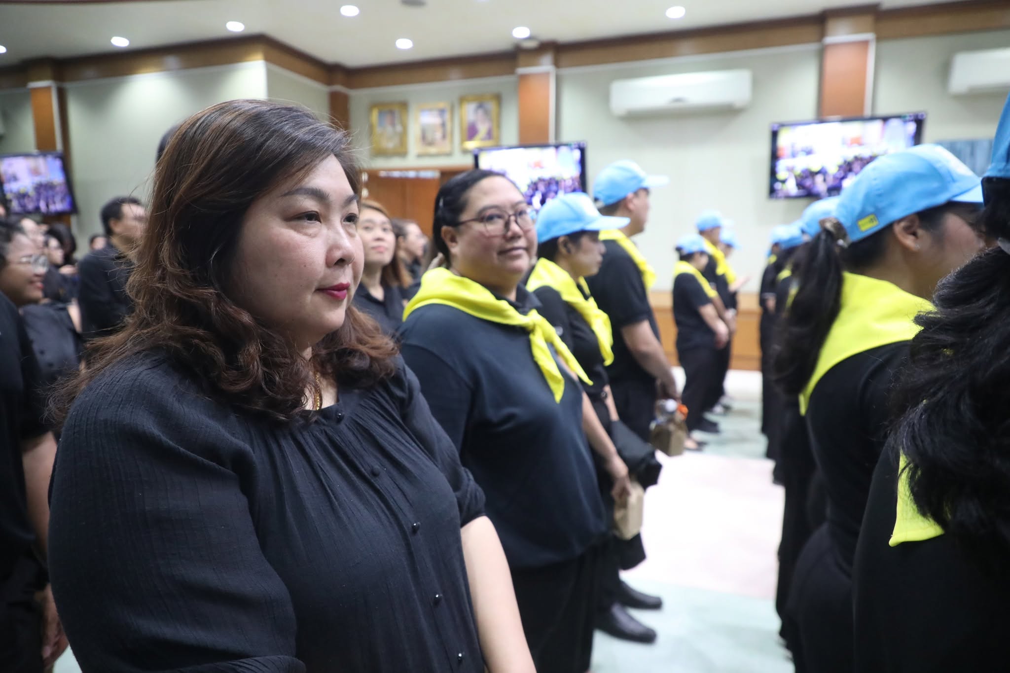 title - สพท. ร่วมกิจกรรม “ประดิษฐ์ดอกไม้ถวายความอาลัย” เนื่องในวันคล้ายวันพระราชสมภพ สมเด็จพระนางเจ้าสิริกิติ์ พระบรมราชินีนาถ พระบรมราชชนนีพันปีหลวง และวันแม่แห่งชาติ