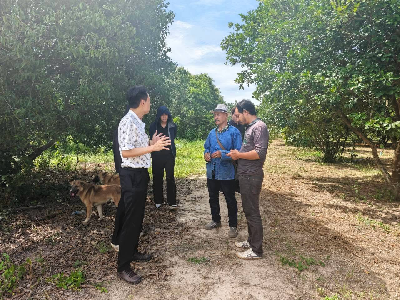กพก. ลงพื้นที่แปลงใหญ่ กลุ่มเกษตรกรผู้ปลูกสมุนไพรในพื้นที่แม่วงก์ กลุ่มเกษตรกรผู้ปลูกส้มโอพื้นที่แม่เล่ย์ และติดตามการใช้ IoT จ.นครสวรรค์