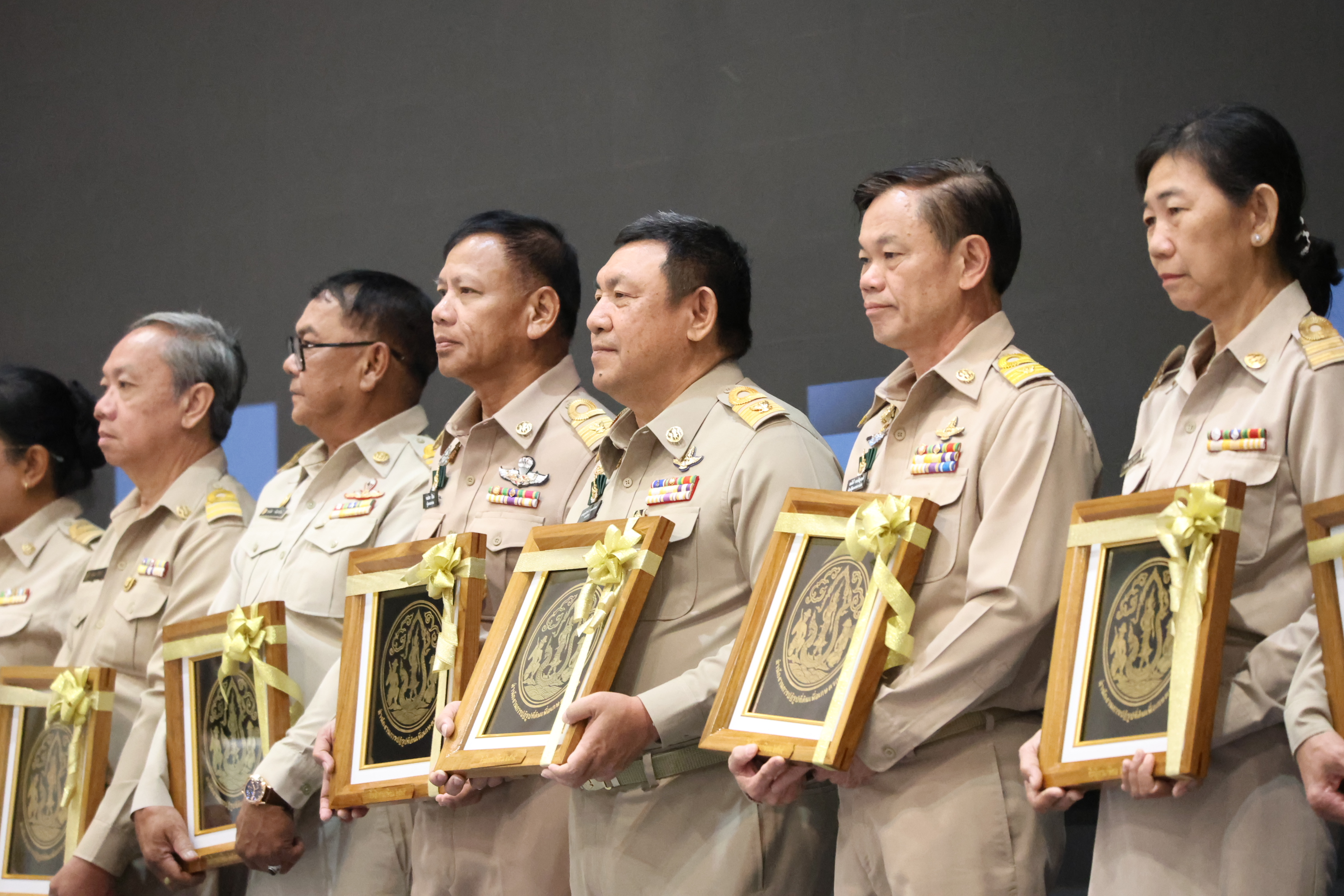 title - สพท. ร่วมสัมมนาสรุปผลงาน ส.ป.ก. ปี 69 วางกรอบปี 70 และเชิดชูเกียรติผู้เกษียณอายุราชการ