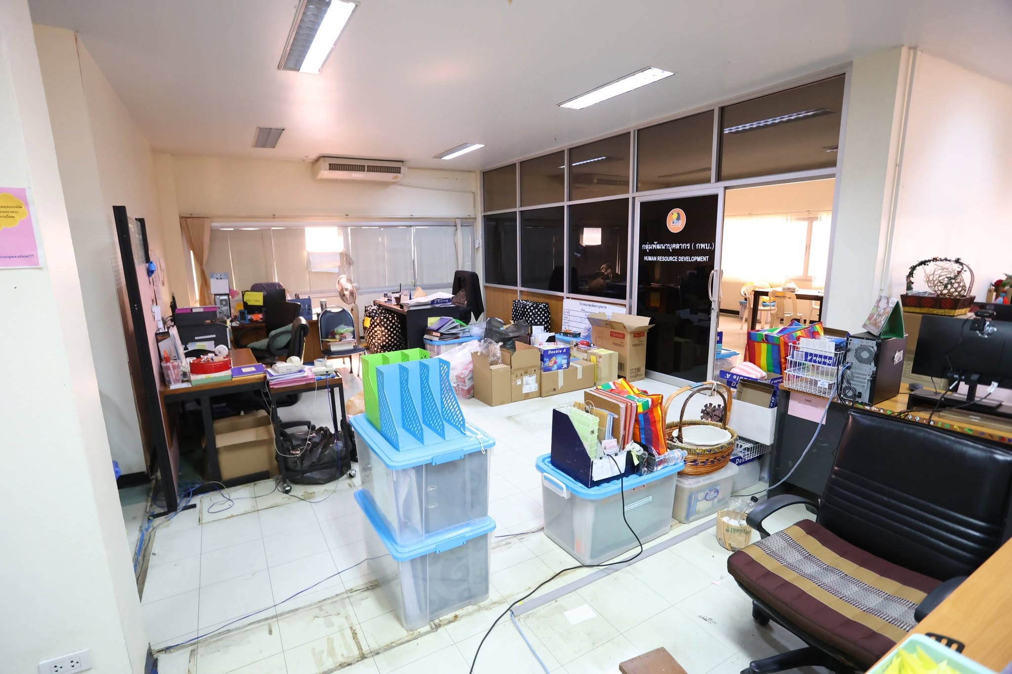 title - สพท. เคลื่อนย้ายครุภัณฑ์ชุดที่สอง เตรียมพร้อมปฏิบัติงาน ศพส. บางไทร