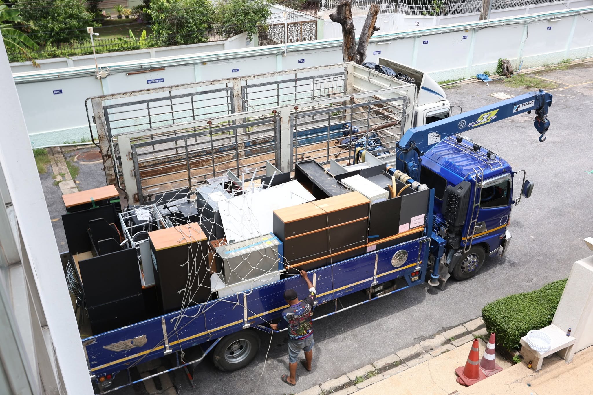 title - สพท. เคลื่อนย้ายครุภัณฑ์ชุดที่สอง เตรียมพร้อมปฏิบัติงาน ศพส. บางไทร