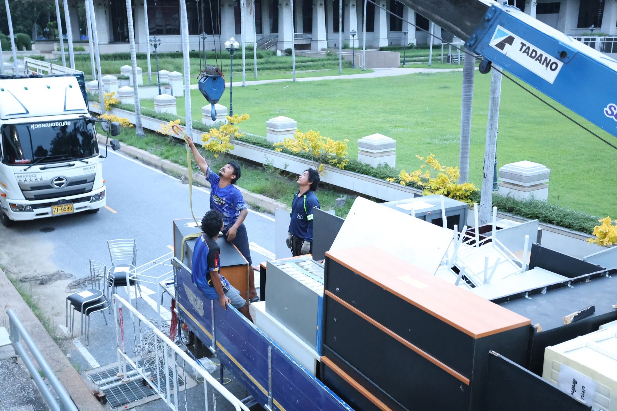 title - สพท. เคลื่อนย้ายครุภัณฑ์ชุดที่สอง เตรียมพร้อมปฏิบัติงาน ศพส. บางไทร