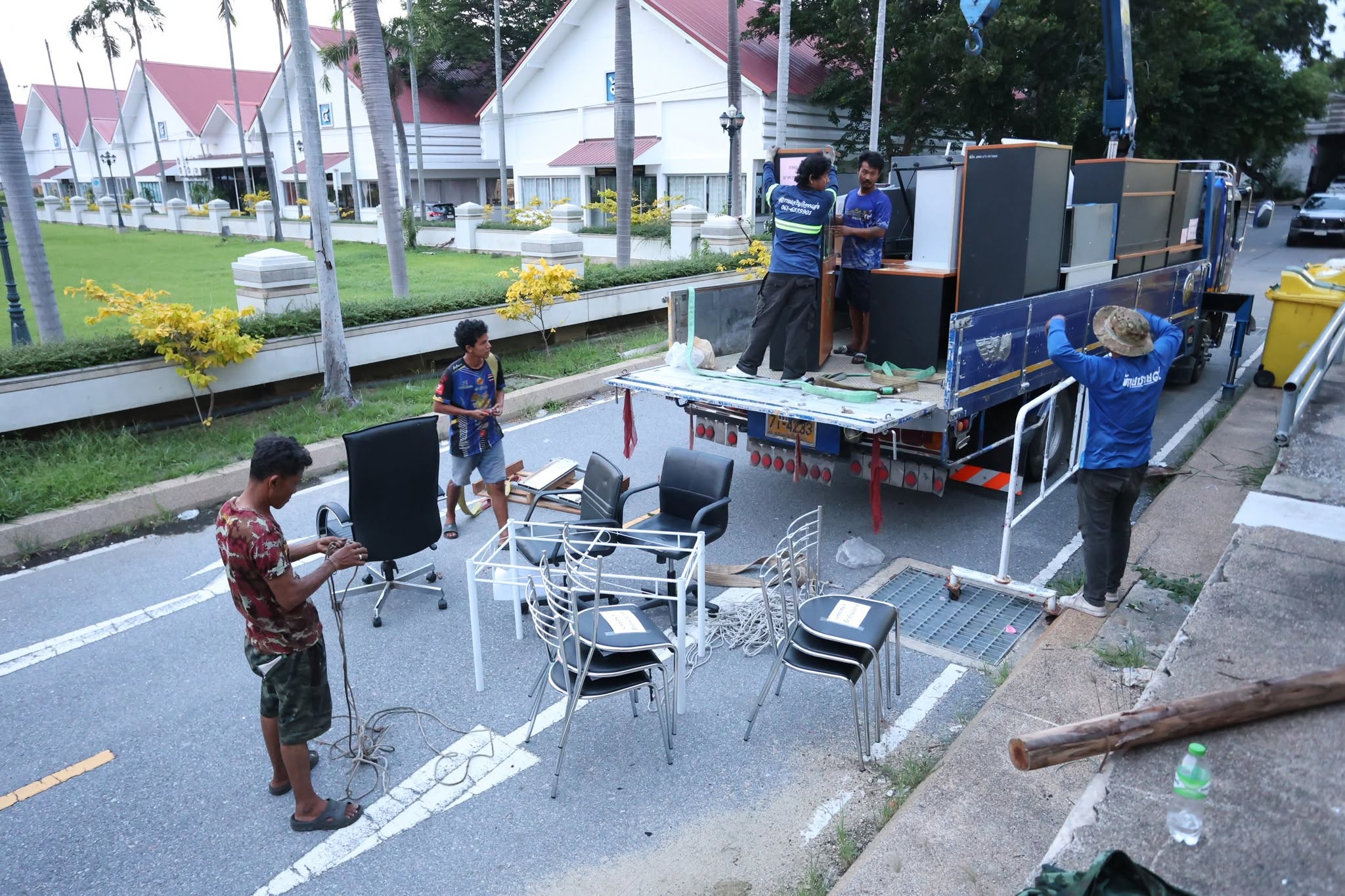 title - สพท. เคลื่อนย้ายครุภัณฑ์ชุดที่สอง เตรียมพร้อมปฏิบัติงาน ศพส. บางไทร
