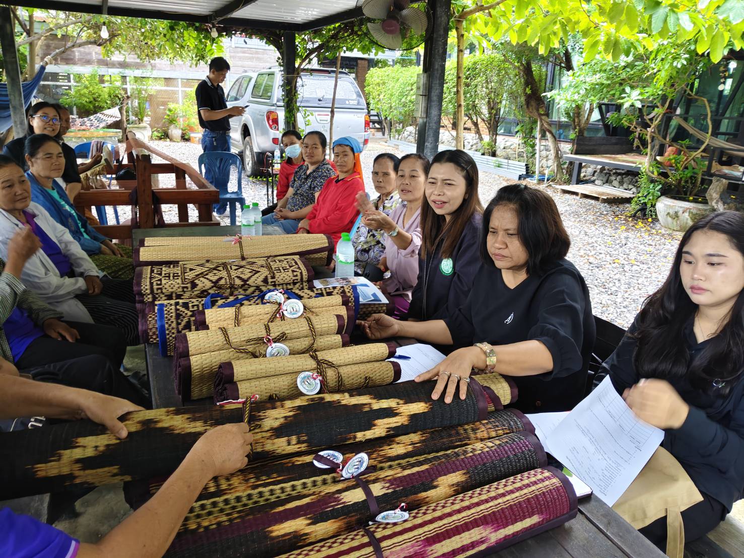 title - สพท. ลงพื้นที่ติดตามงานโครงการพัฒนาธุรกิจชุมชน วิสาหกิจชุมชนกลุ่มทอเสือกกบ้านหนองกุงสวรรค์ จ.มหาสารคาม
