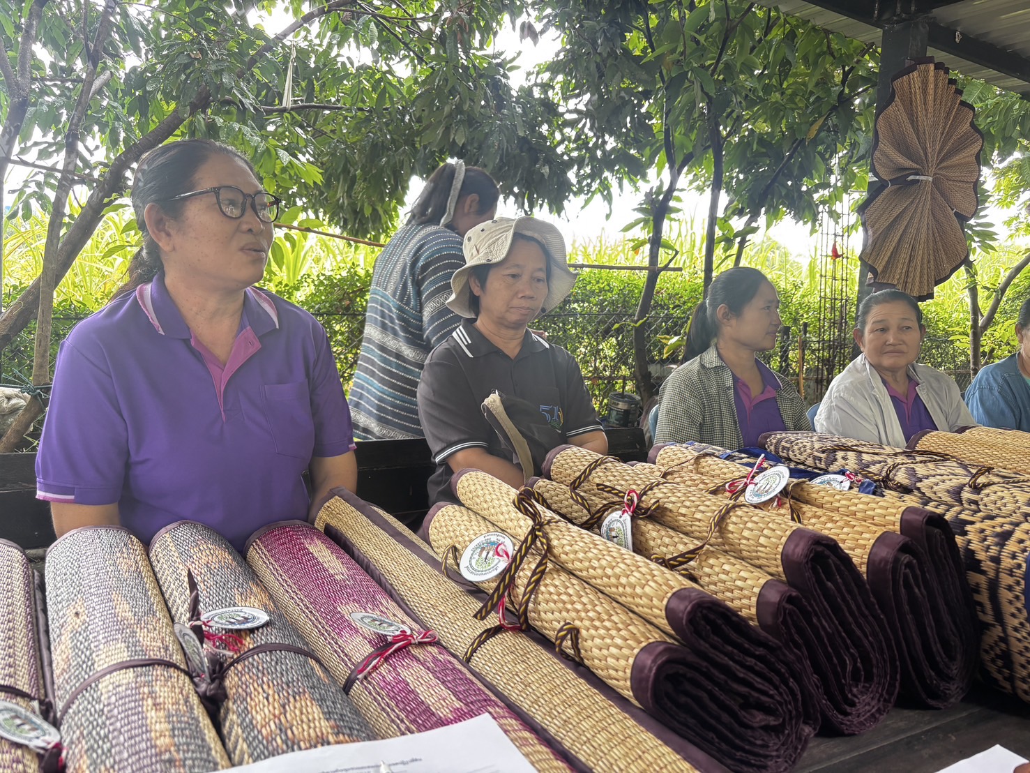 title - สพท. ลงพื้นที่ติดตามงานโครงการพัฒนาธุรกิจชุมชน วิสาหกิจชุมชนกลุ่มทอเสือกกบ้านหนองกุงสวรรค์ จ.มหาสารคาม