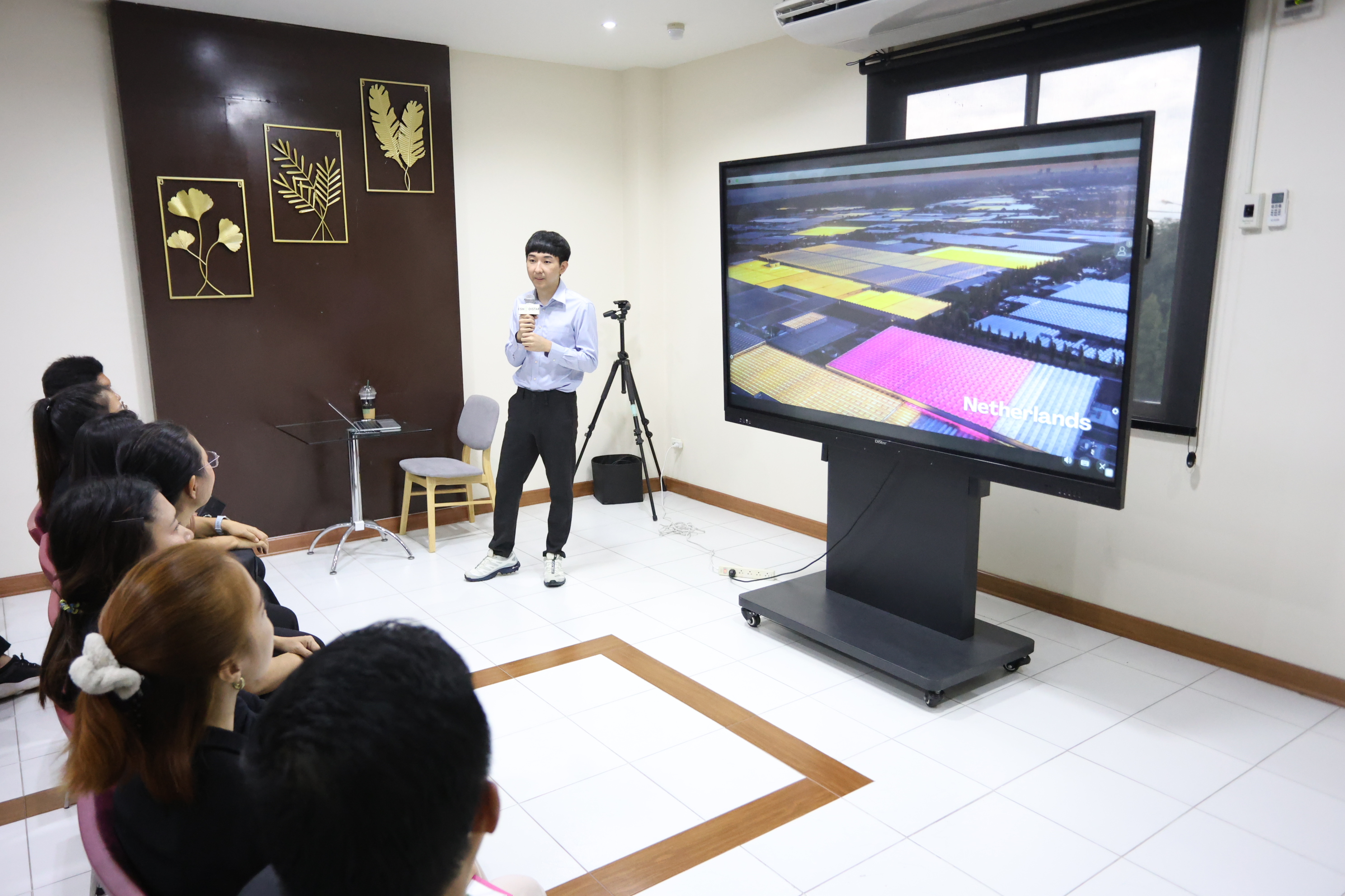 title - สพท. ดูงาน DISTAR FRESH Farm ต้นแบบฟาร์มเกษตรแนวใหม่ นำนวัตกรรมดิจิทัลขับเคลื่อนงานส่งเสริมการเกษตร
