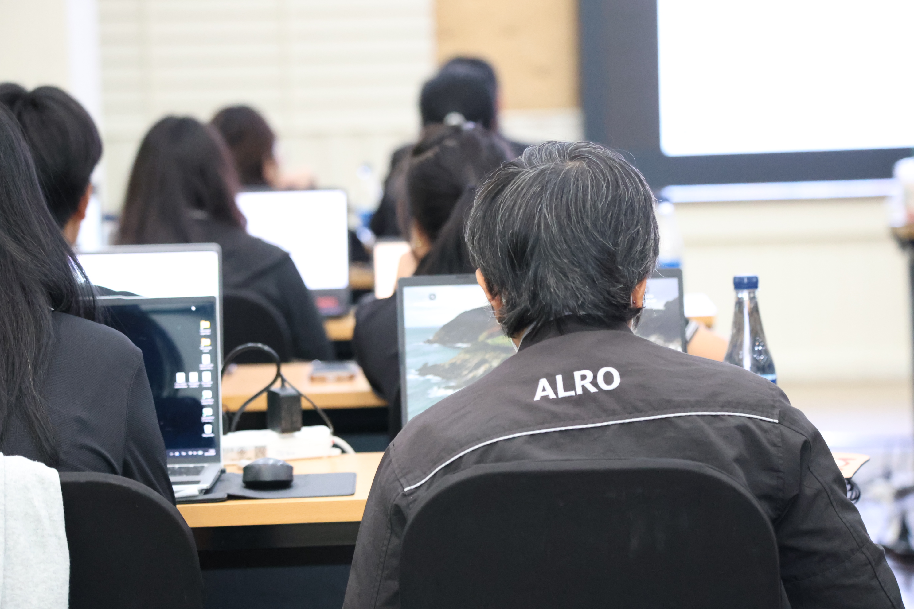 title - สพท. เสริมแกร่งบุคลากร หนุนนำเทคโนโลยี AI และสื่อดิจิทัล ขับเคลื่อนงานปฏิรูปที่ดินอย่างมีประสิทธิภาพ