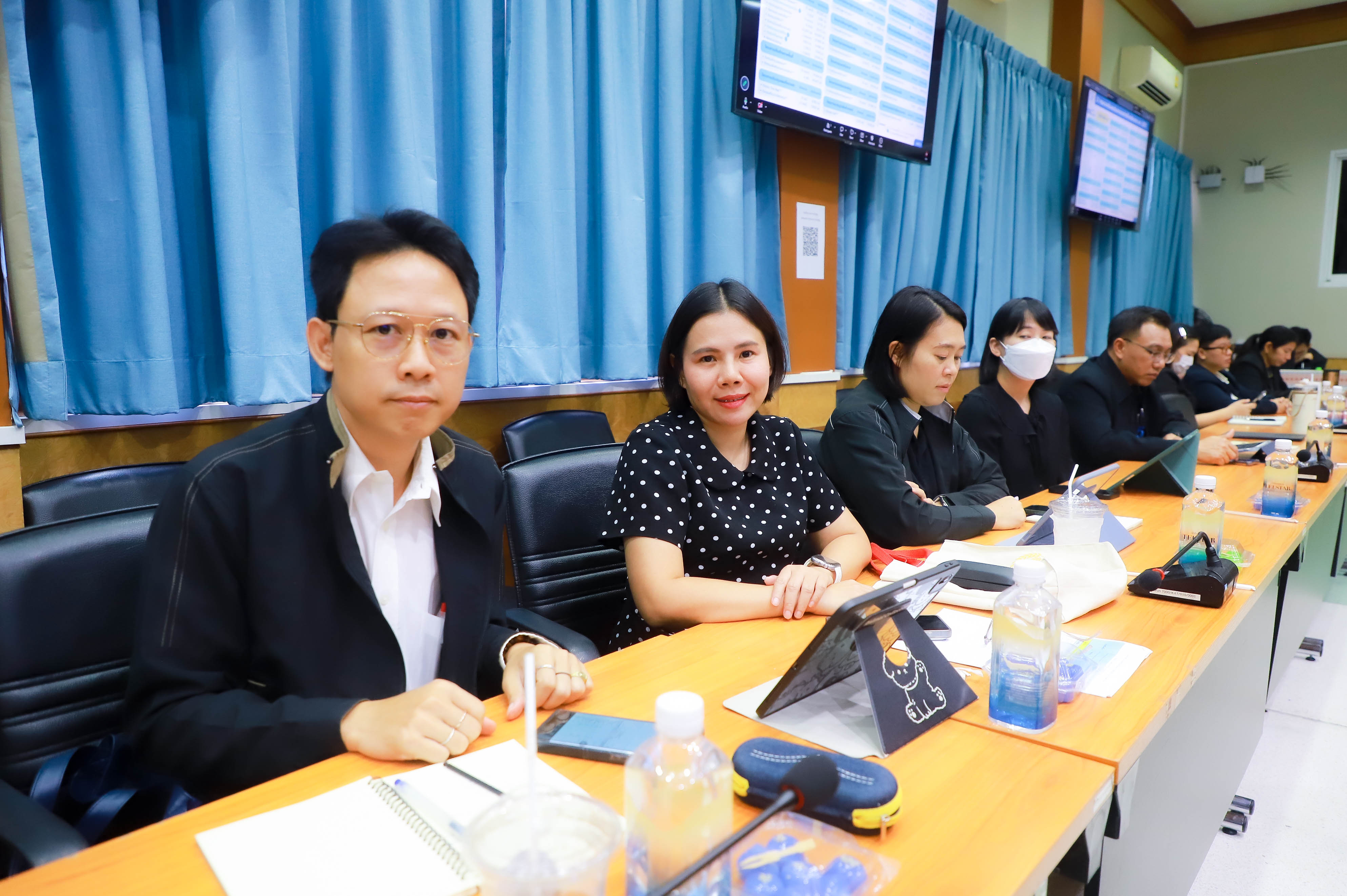 title - สพท. ร่วมประชุมเตรียมความพร้อมงบประมาณรายจ่าย ปี 2570 พร้อมหารือแนวทางการย้ายที่ทำการไปบางไทร