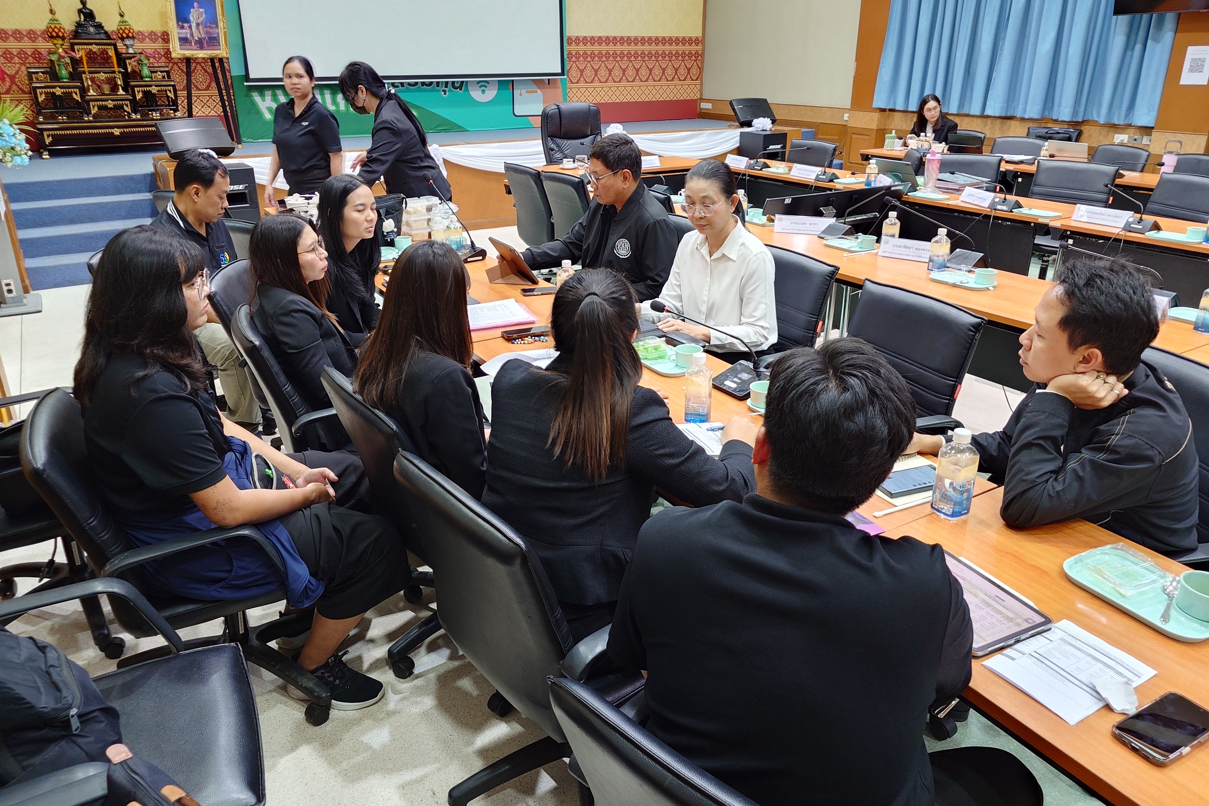 title - สพท. ร่วมประชุมเตรียมความพร้อมงบประมาณรายจ่าย ปี 2570 พร้อมหารือแนวทางการย้ายที่ทำการไปบางไทร