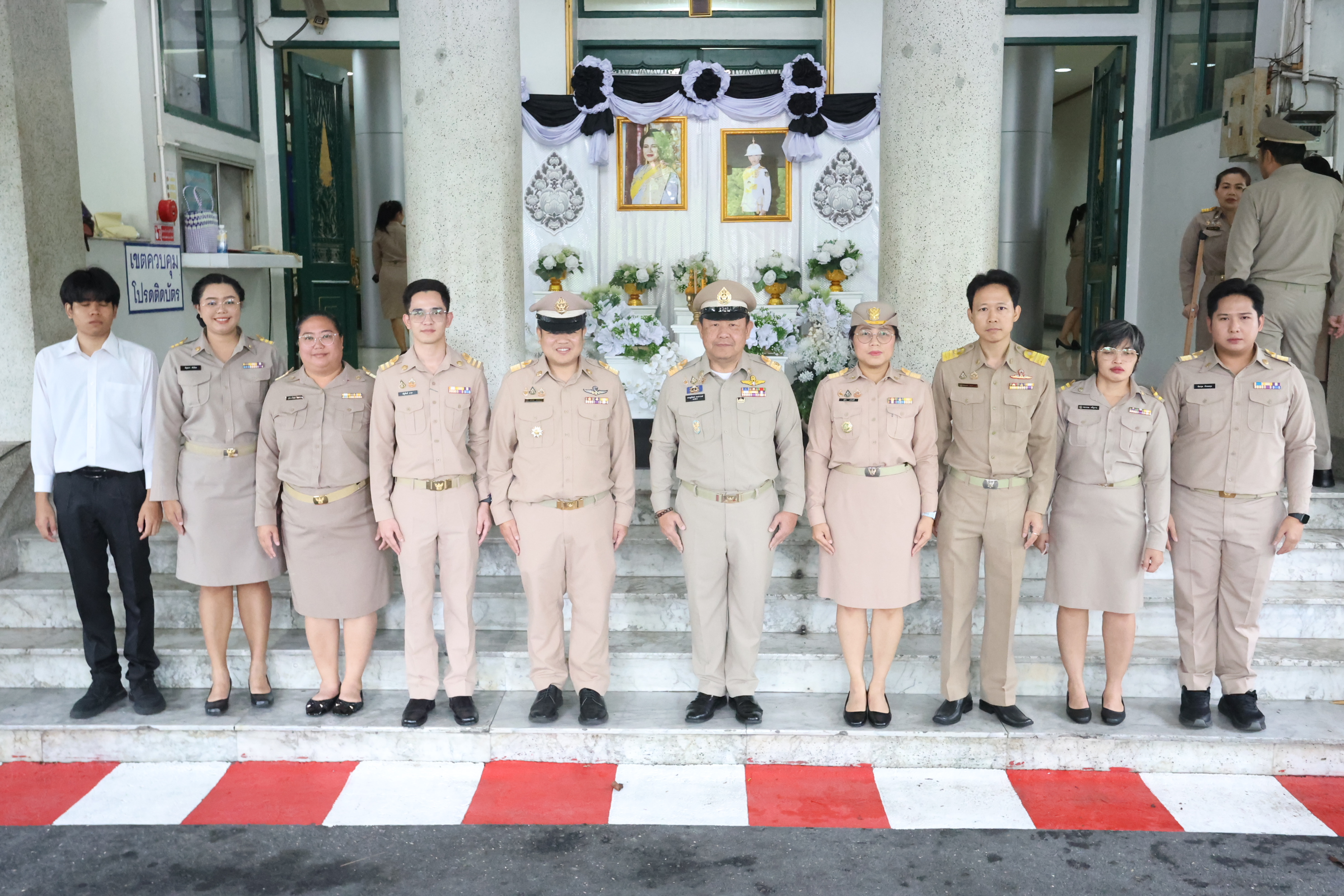 สพท. น้อมรำลึกพระมหากรุณาธิคุณ ร.6 ร่วมกิจกรรมวันพระราชทานธงชาติไทย ประจำปี 2569 