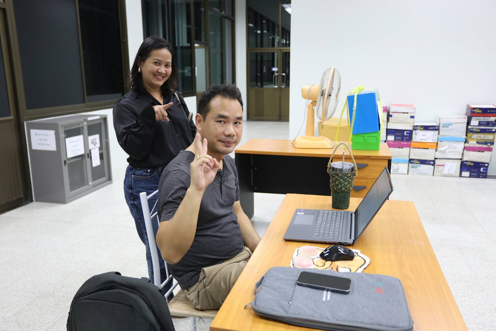 title - สพท. ระดมขนย้ายครุภัณฑ์ล็อตใหญ่ 4 คันรถ มุ่งหน้า ศพส. บางไทร พร้อมเปิดปฏิบัติงานสำนักงานชั่วคราว