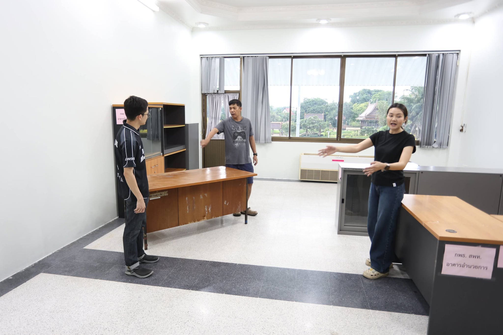 title - สพท. ระดมขนย้ายครุภัณฑ์ล็อตใหญ่ 4 คันรถ มุ่งหน้า ศพส. บางไทร พร้อมเปิดปฏิบัติงานสำนักงานชั่วคราว