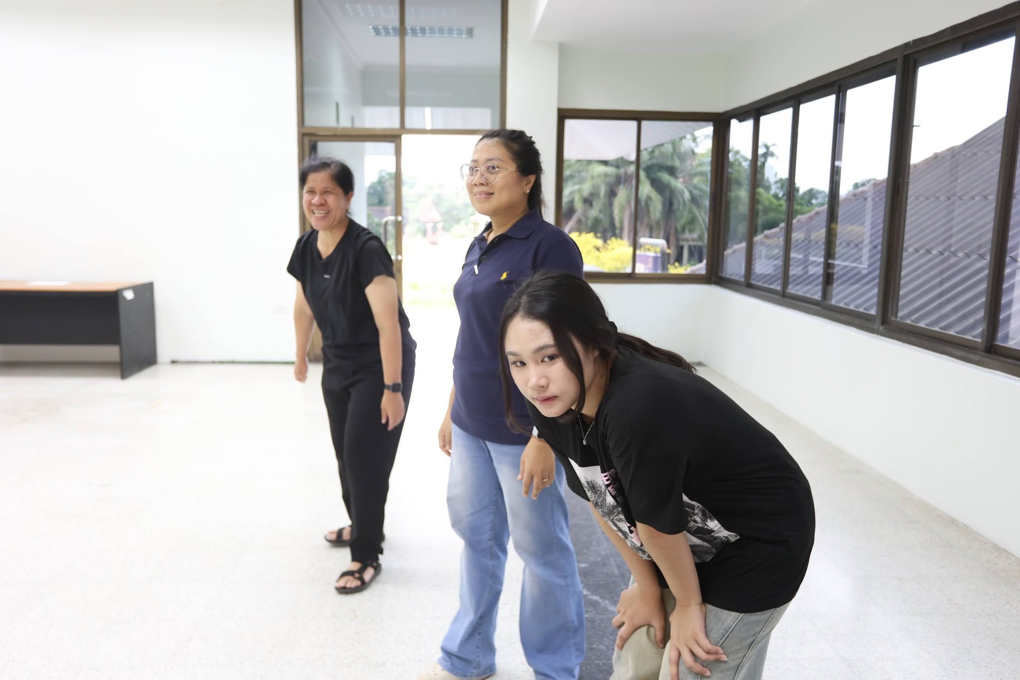 title - สพท. ระดมขนย้ายครุภัณฑ์ล็อตใหญ่ 4 คันรถ มุ่งหน้า ศพส. บางไทร พร้อมเปิดปฏิบัติงานสำนักงานชั่วคราว