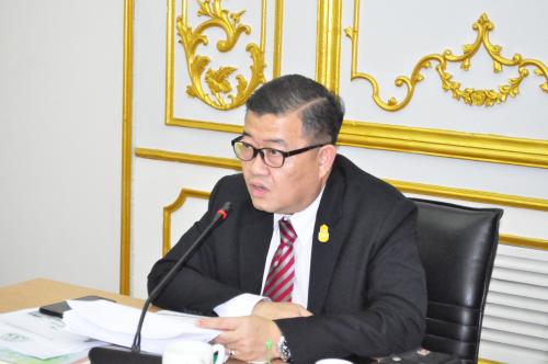 เลขาธิการส.ป.ก. ประชุมสรุปผลการดำเนินงานปีงบประมาณ 2561 และเตรียมแผนปฏิบัติการปีงบประมาณ 2562 ของ สำนัก/กอง/ศูนย์ ณ ห้องประชุมริมสระน้ำ ส.ป.ก. ถนนประดิพัทธ์