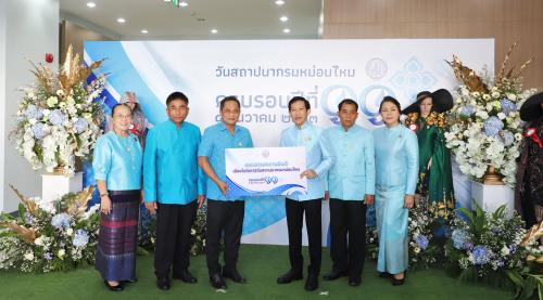 นายวิวรรธน์  สงประเสริฐ  ผู้อำนวยการสำนักพัฒนาและถ่ายทอดเทคโนโลยี ร่วมงานวันคล้ายวันสถาปนา กรมหม่อนไหม เนื่องในโอกาสครบรอบ ๑๑ ปี