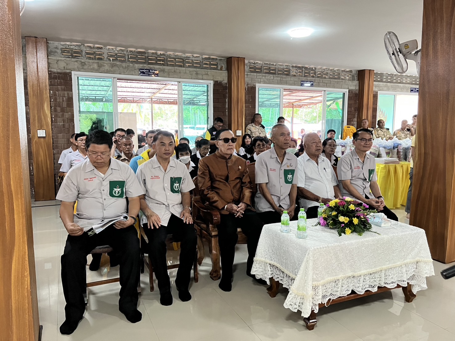 ส.ป.ก.ตราด ร่วมออกหน่วยโครงการบำบัดทุกข์ บำรุงสุขฯ / หน่วยแพทย์เคลื่อนที่ พอ.สว. ให้บริการประชาชน ในพื้นที่ตำบลคลองใหญ่ อำเภอแหลมงอบ จังหวัดตราด
