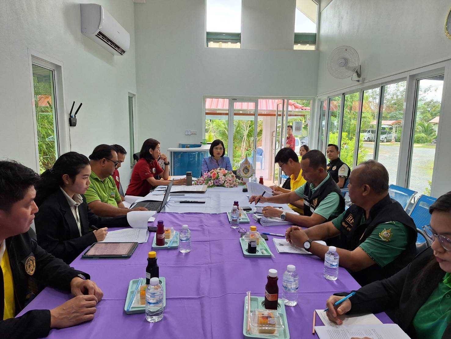 ส.ป.ก.ตราด จัดการประชุมคณะทำงานพิจารณาแนวเขตการจัดที่ดินให้แก่เกษตรกร กรณีเป็นที่ดินที่ไม่เคยจัดให้แก่บุคคลใดตามกฎหมายว่าด้วยการปฏิรูปที่ดินเพื่อเกษาตรกรรม  ครั้งที่ 1/2657 (ข่าวแชร์)