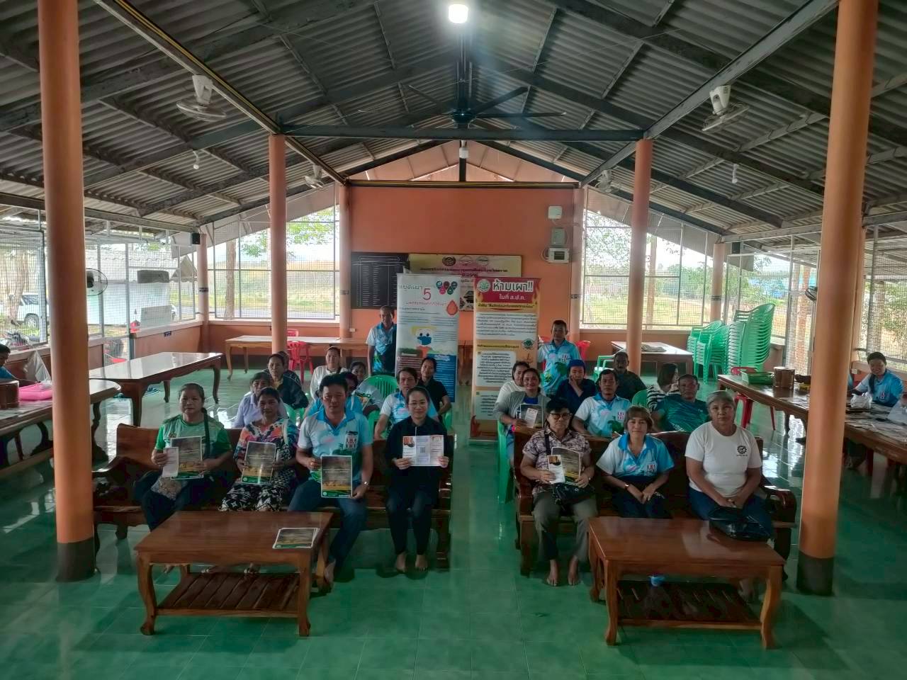 ส.ป.ก.ตราด ออกประชาสัมพันธ์เรื่องห้ามเผาไหม้ในเขตปฏิรูปที่ดินให้เกษตรกร