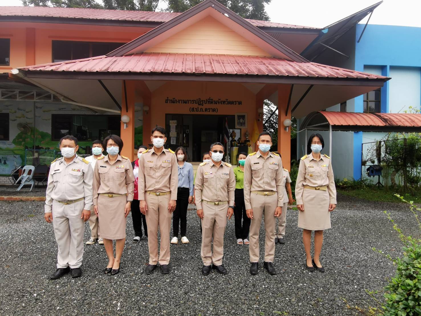 ส.ป.ก. ตราด จัดกิจกรรมเนื่องในวันพระราชทานธงชาติไทย 2565