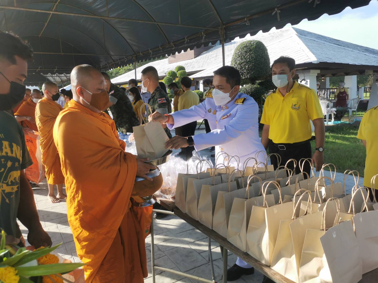 ส.ป.ก.ตราด เข้าร่วมกิจกรรมวันคล้ายวันสวรรคตพระบาทสมเด็จพระบรมชนกาธิเบศร มหาภูมิพลอดุลยเดชมหาราช บรมนาถบพิตร