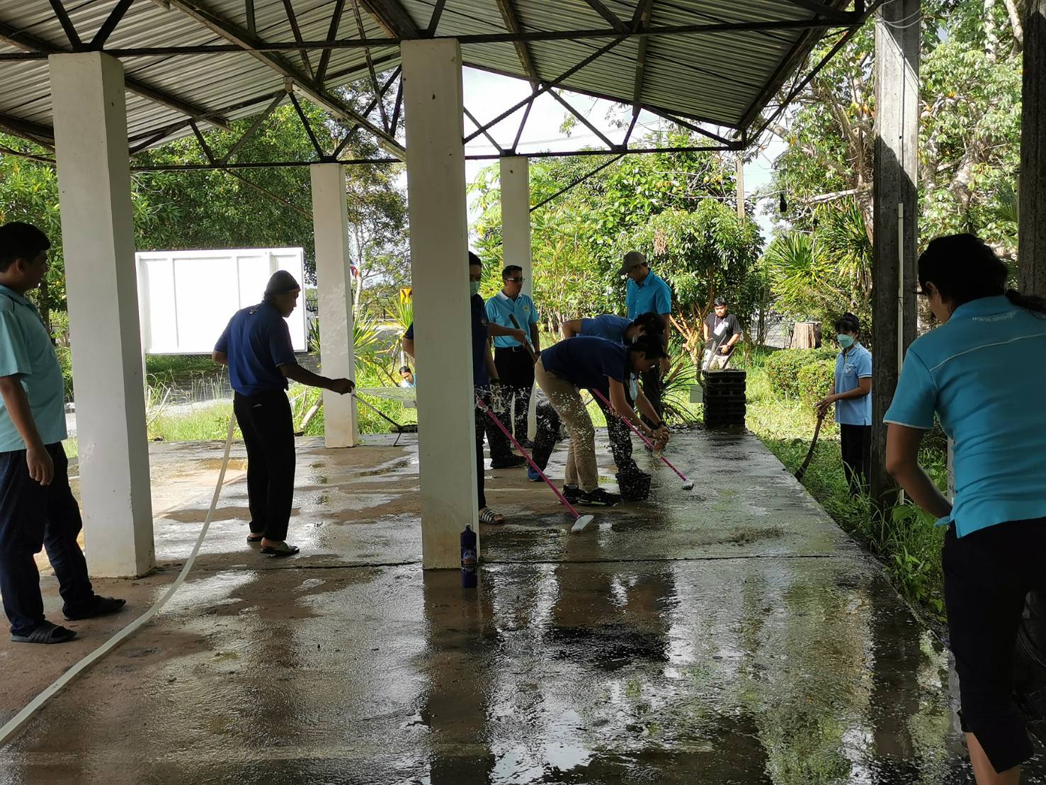 สปก.ตราด ร่วมกันทำความสะอาด (Big Cleaning Day) เพื่อเทิดพระเกียรติสมเด็จพระนางเจ้าสิริกิติ์ พระบรมราชินีนาถ พระบรมราชชนนีพันปีหลวง