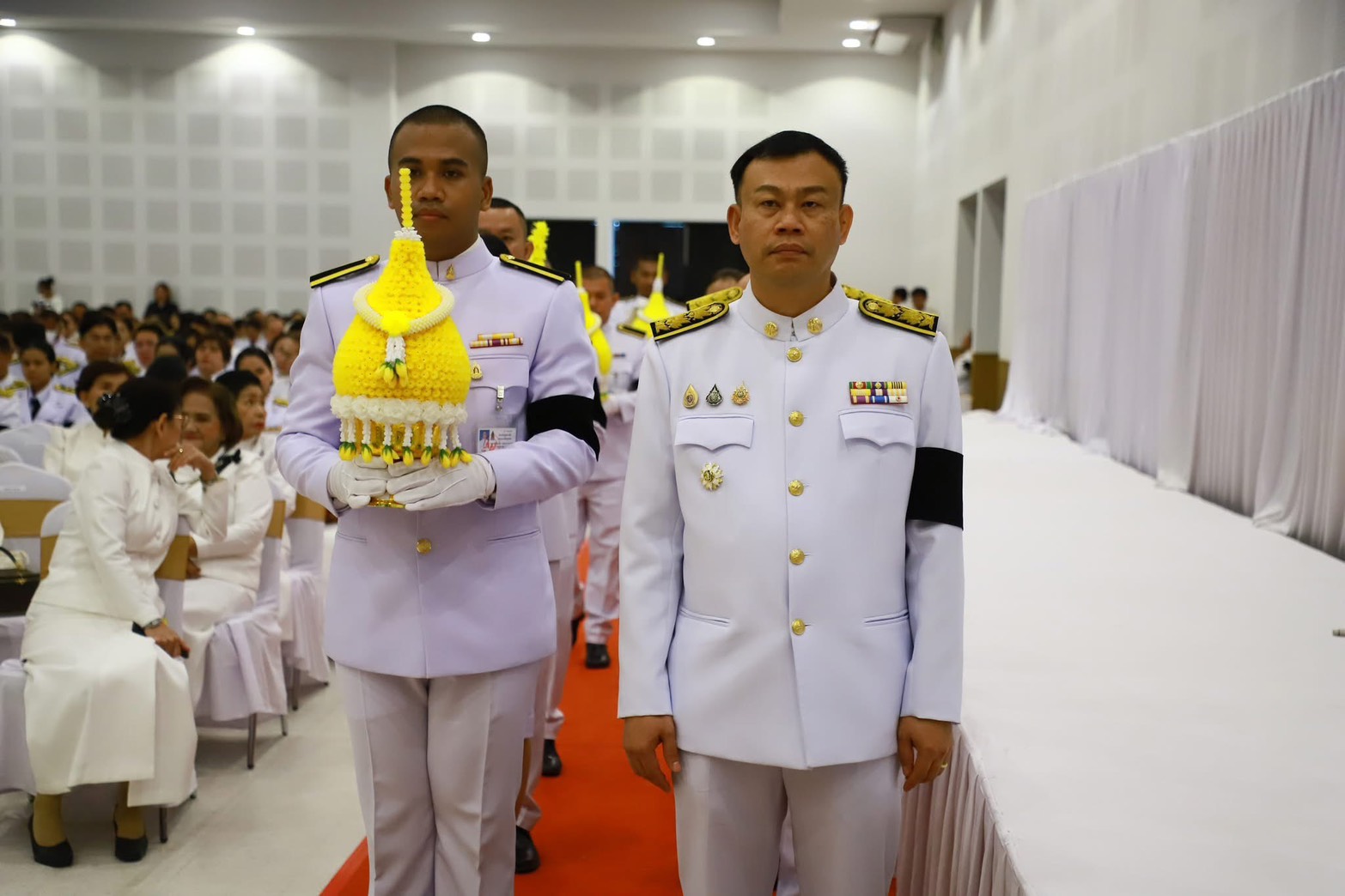 ส.ป.ก.ตรัง ร่วมพิธีเจริญพระพุทธมนต์และทำบุญตักบาตร และพิธีวางพานพุ่มดอกไม้สด ถวายราชสักการะ แด่พระบาทสมเด็จพระบรมชนกาธิเบศร  มหาภูมิพลอดุลยเดชมหาราช บรมนาถบพิตร  เนื่องในโอกาสวันวันชาติและวันพ่อแห่งชาติ ประจำปี ๒๕๖๘