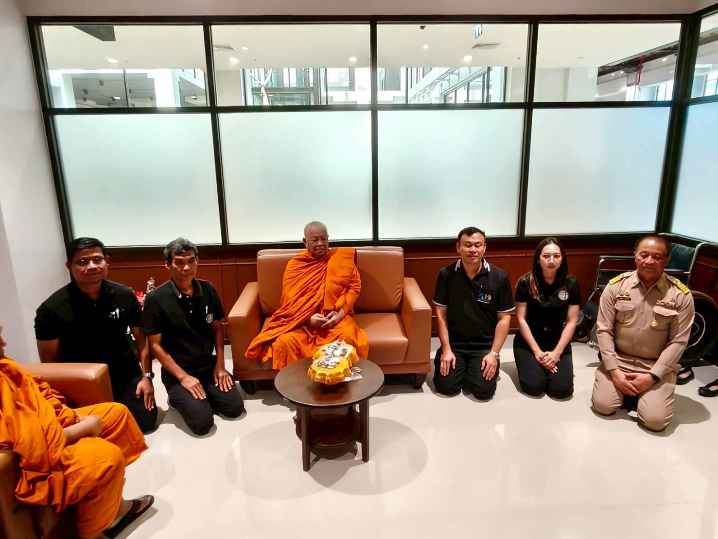 title - ส.ป.ก.ตรัง ร่วมถวายหนังสืออนุญาตใช้ที่ดินเพื่อสร้างวัดหน้าเขาวิสุทธิมรรค และวัดขิปปะปัญโญ