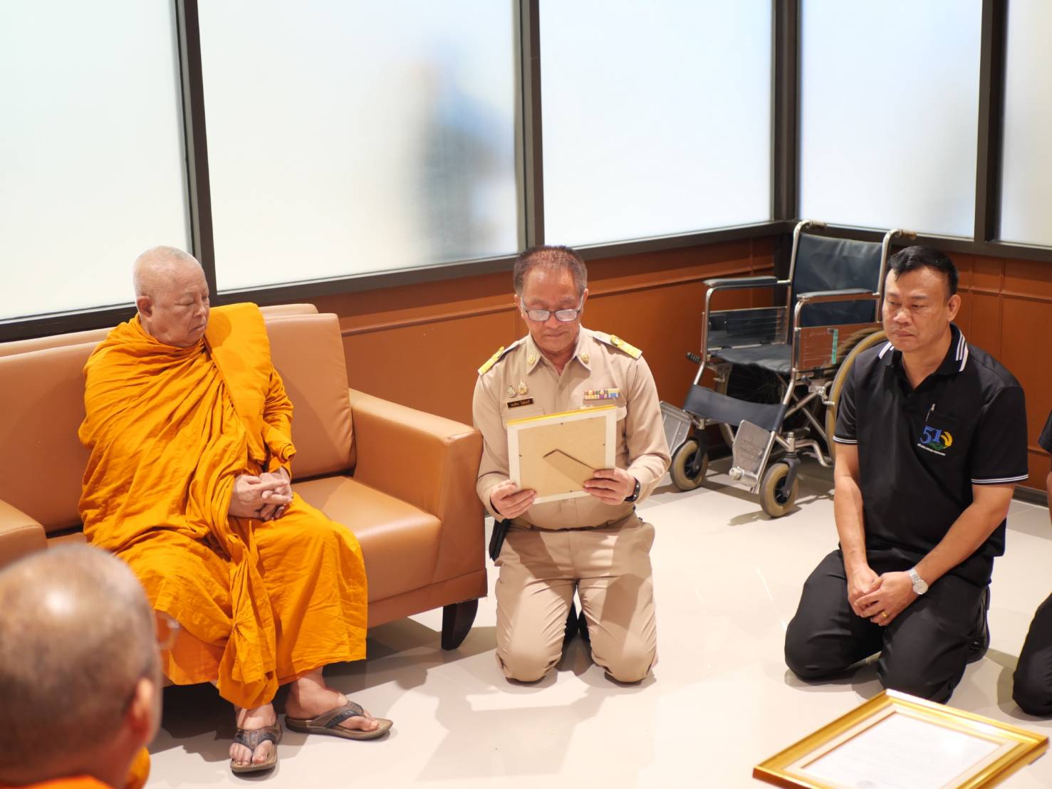 title - ส.ป.ก.ตรัง ร่วมถวายหนังสืออนุญาตใช้ที่ดินเพื่อสร้างวัดหน้าเขาวิสุทธิมรรค และวัดขิปปะปัญโญ