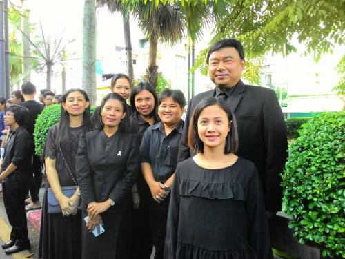 ส.ป.ก.ตรัง ร่วมพิธีทำบุญตักบาตร ถวายเป็นพระราชกุศล ครบรอบ 1 ปี วันสวรรคตของพ่อหลวง รัชกาลที่ 9