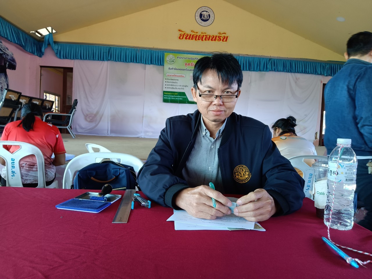 วันที่ 16-18 ธันวาคม 2567 สำนักงานการปฏิรูปที่ดินจังหวัดอุบลราชธานี ออกหน่วยบริการรับคำร้องขอออกโฉนดเพื่อการเกษตร ในเขตปฏิรูปที่ดินจังหวัดอุบลราชธานี  ต.เหล่างาม ต.สำโรง อ.โพธิ์ไทร เพื่อช่วยลดค่าใช้จ่ายในการเดินทางแก่เกษตรกร
