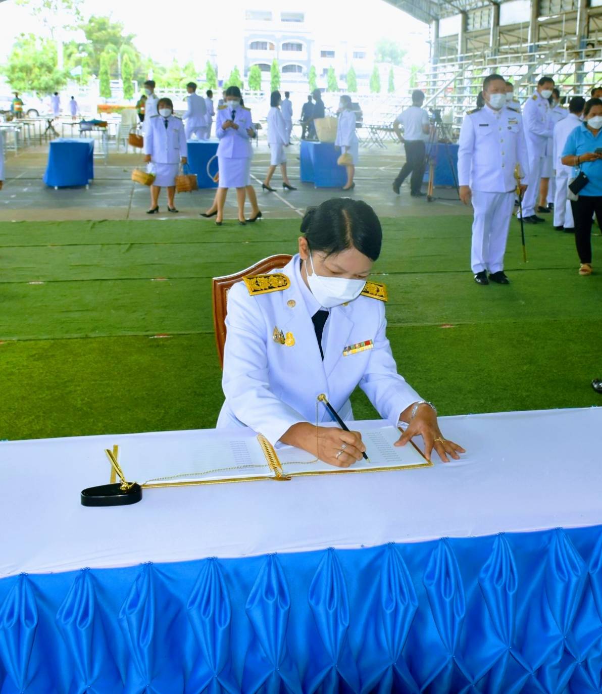 วันที่ 12 สิงหาคม 2565 สำนักงานการปฏิรูปที่ดินจังหวัดอุบลราชธานี โดย นางสาวฐิภาพรรณ พึ่งไพฑูรย์ ปฏิรูปที่ดินจังหวัดอุบลราชธานี เข้าร่วมกิจกรรมทำบุญตักบาตรถวายพระราชกุศล พระสงฆ์และพระสามเณร จำนวน 101 รูป เนื่องในโอกาสมหามงคลเฉลิมพระชนมพรรษา 90พรรษา