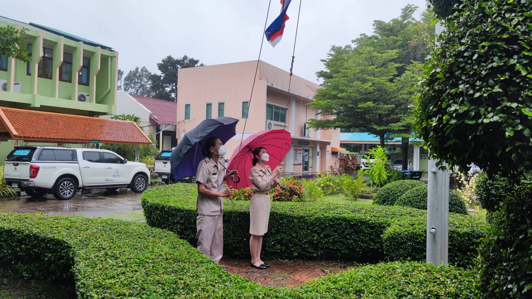 วันที่ 28 กันยายน 2565 สำนักงานการปฏิรูปที่ดินจังหวัดอุบลราชธานี จัดกิจกรรมเคารพธงชาติและร้องเพลงชาติไทย เนื่องในวันพระราชทานธงชาติไทย (Thai National Flag Day) ครบรอบ 105 ปี 
