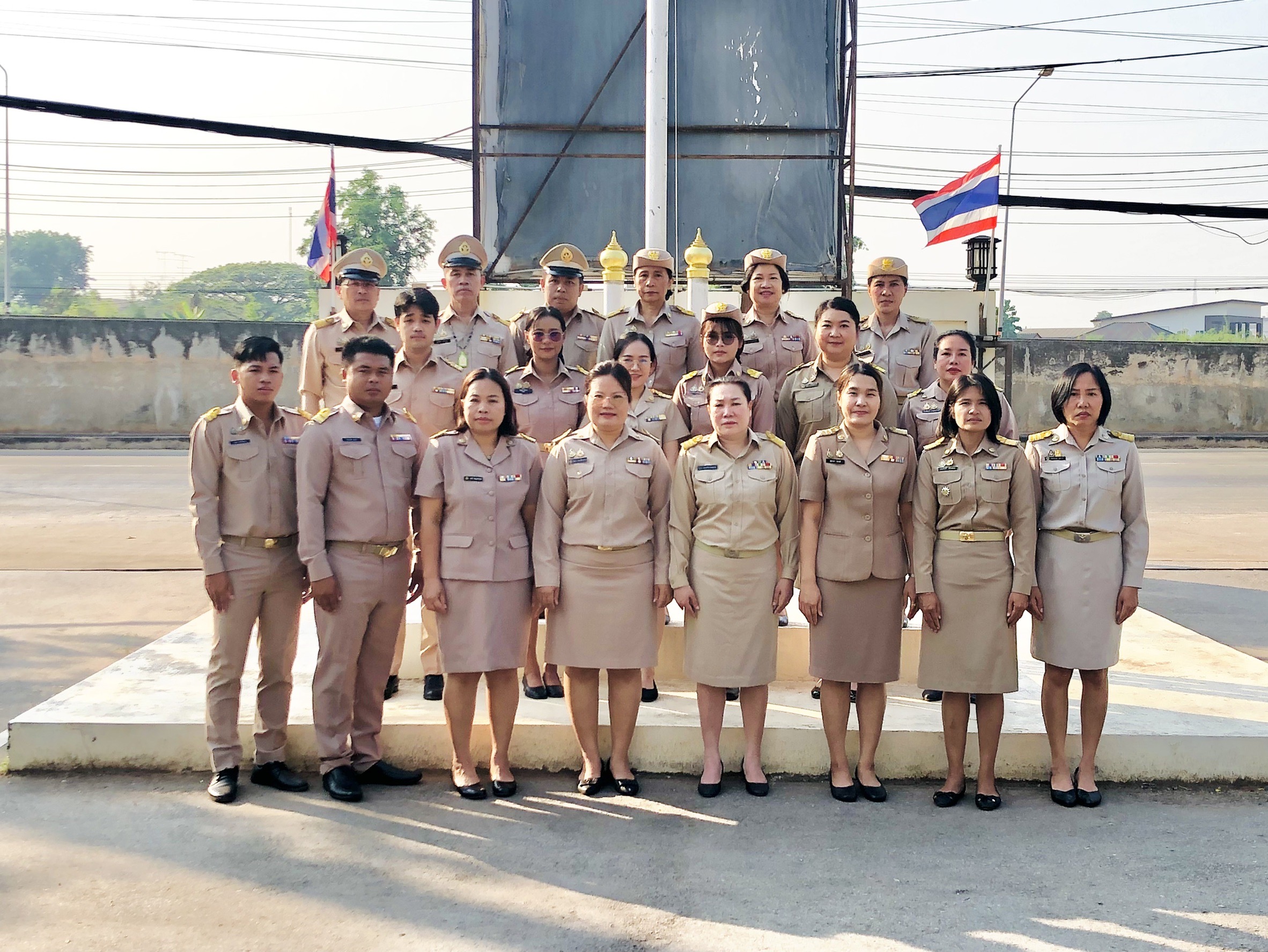 ส.ป.ก. อุดรธานี จัดกิจกรรมเข้าแถวเคารพธงชาติ เสริมสร้างความรักชาติและพลังสามัคคีในองค์กร