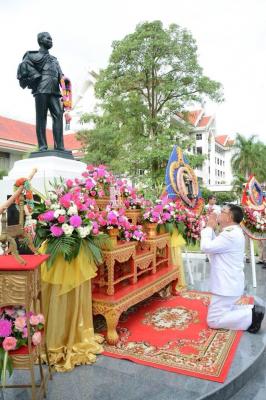 ร่วมทำพิธีวางพวงมาลาถวายราชสักการะ วันปิยมหาราช 