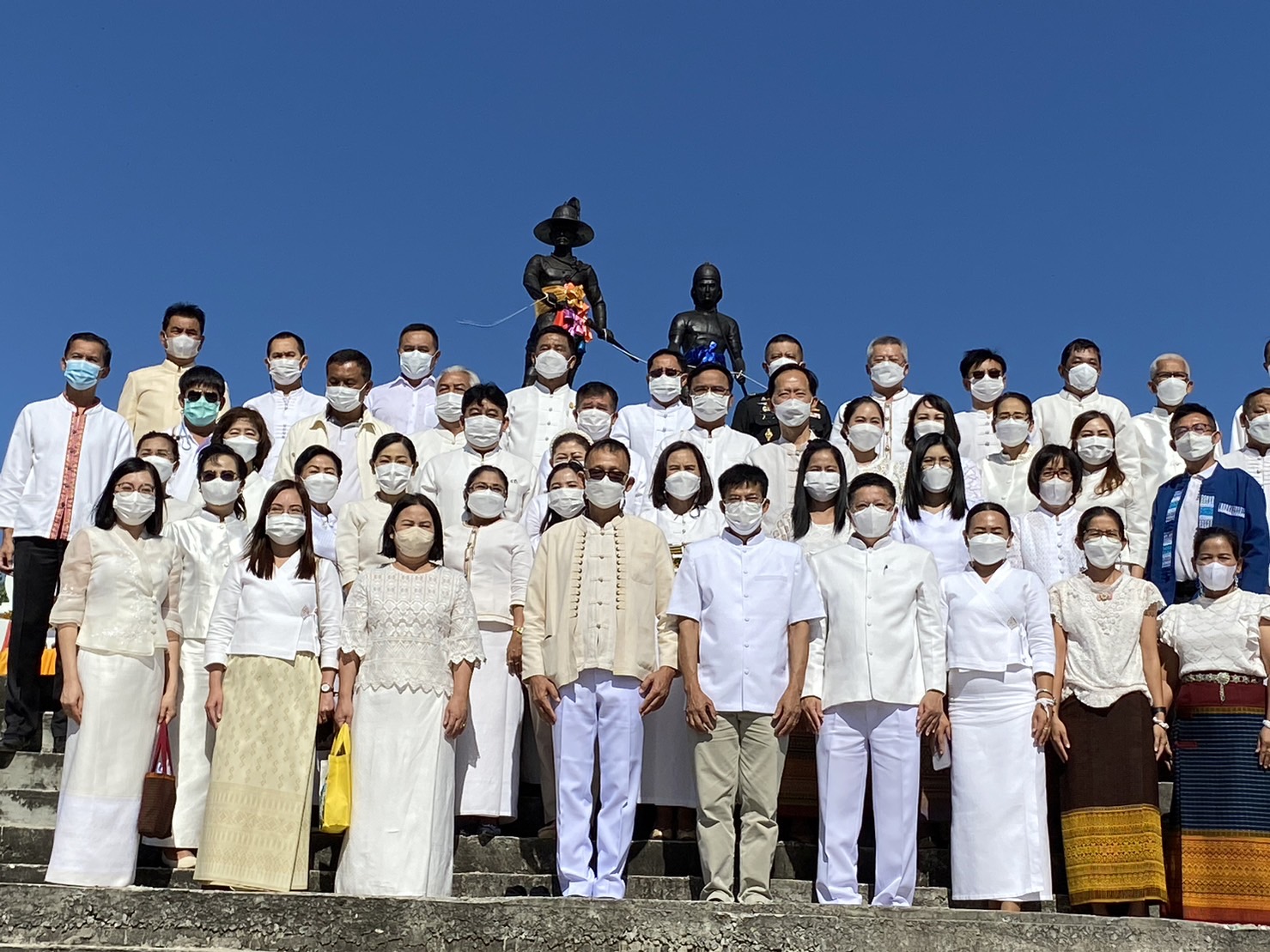 ส.ป.ก.อุตรดิตถ์ ร่วมพิธีสักการะสมเด็จพระเจ้าตากสินมหาราช และพระยาพิชัยดาบหัก และกิจกรรมบำเพ็ญสาธารณประโยชน์ 